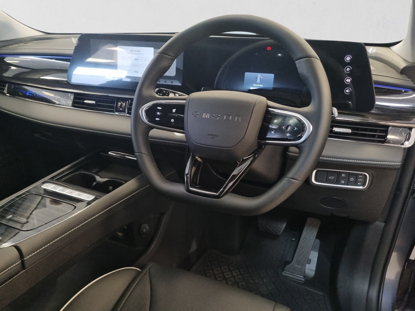 2026 OMODA OMODA C5 1.5T C5 HEV interior image 1 of 8