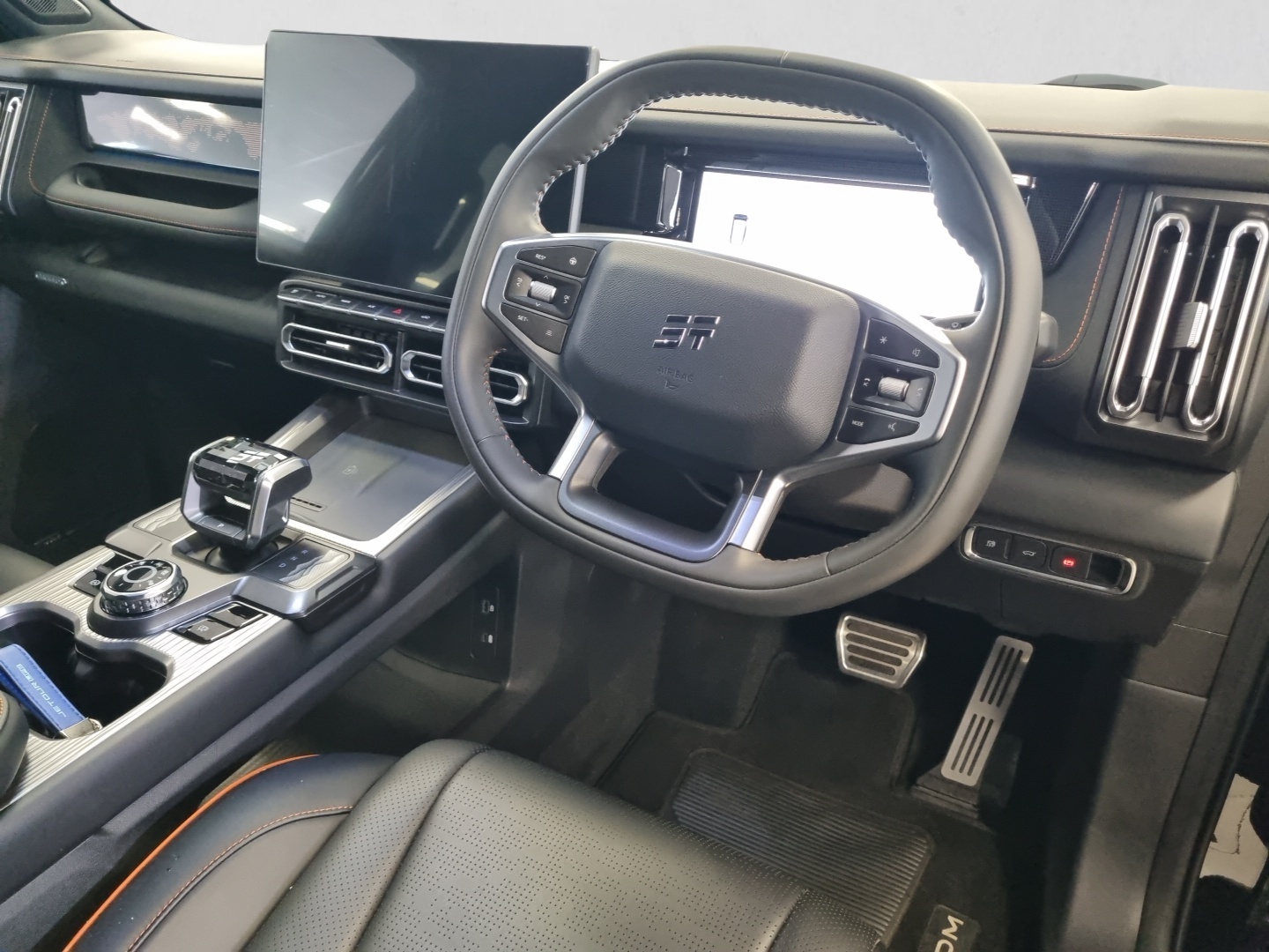 2026 JETOUR T1 T1 i-DM 1.5T (PHEV) interior image 1 of 7