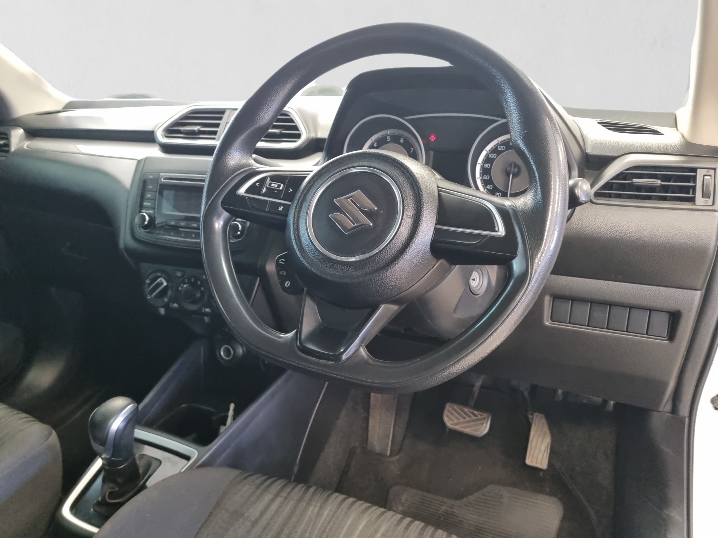 2020 SUZUKI SWIFT SWIFT DZIRE 1.2 GL A/T interior image 1 of 7