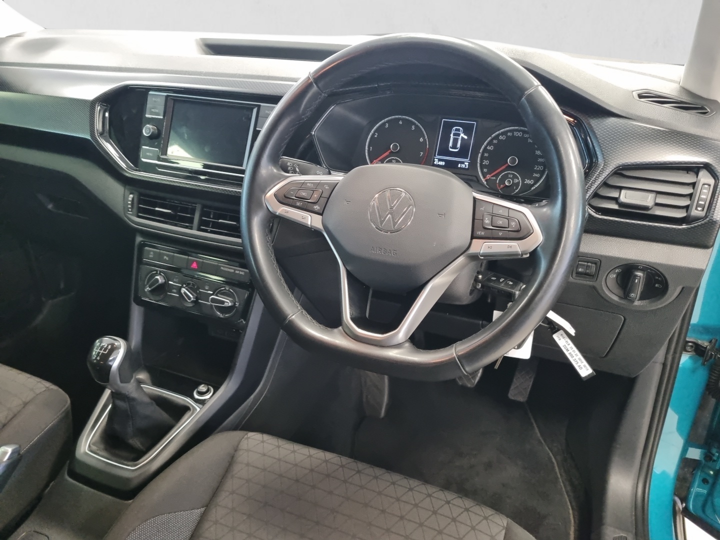 2022 VOLKSWAGEN T-CROSS T-CROSS 1.0 TSI COMFORTLINE interior image 1 of 8