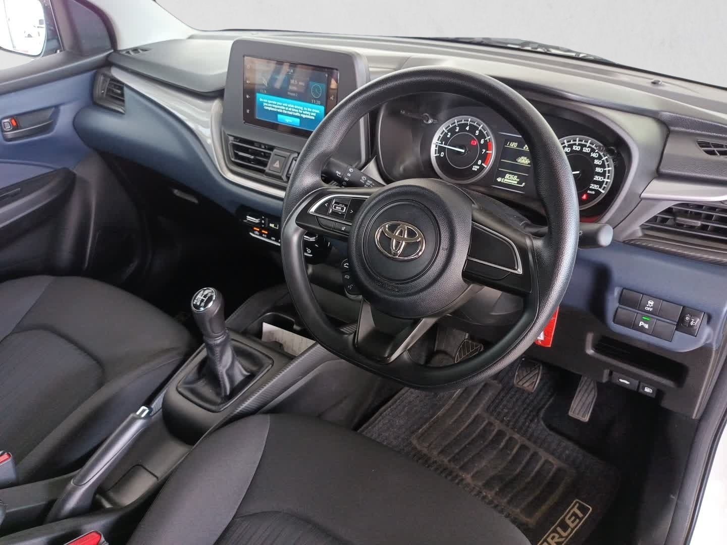 2026 TOYOTA STARLET STARLET 1.5 Xs interior image 1 of 7