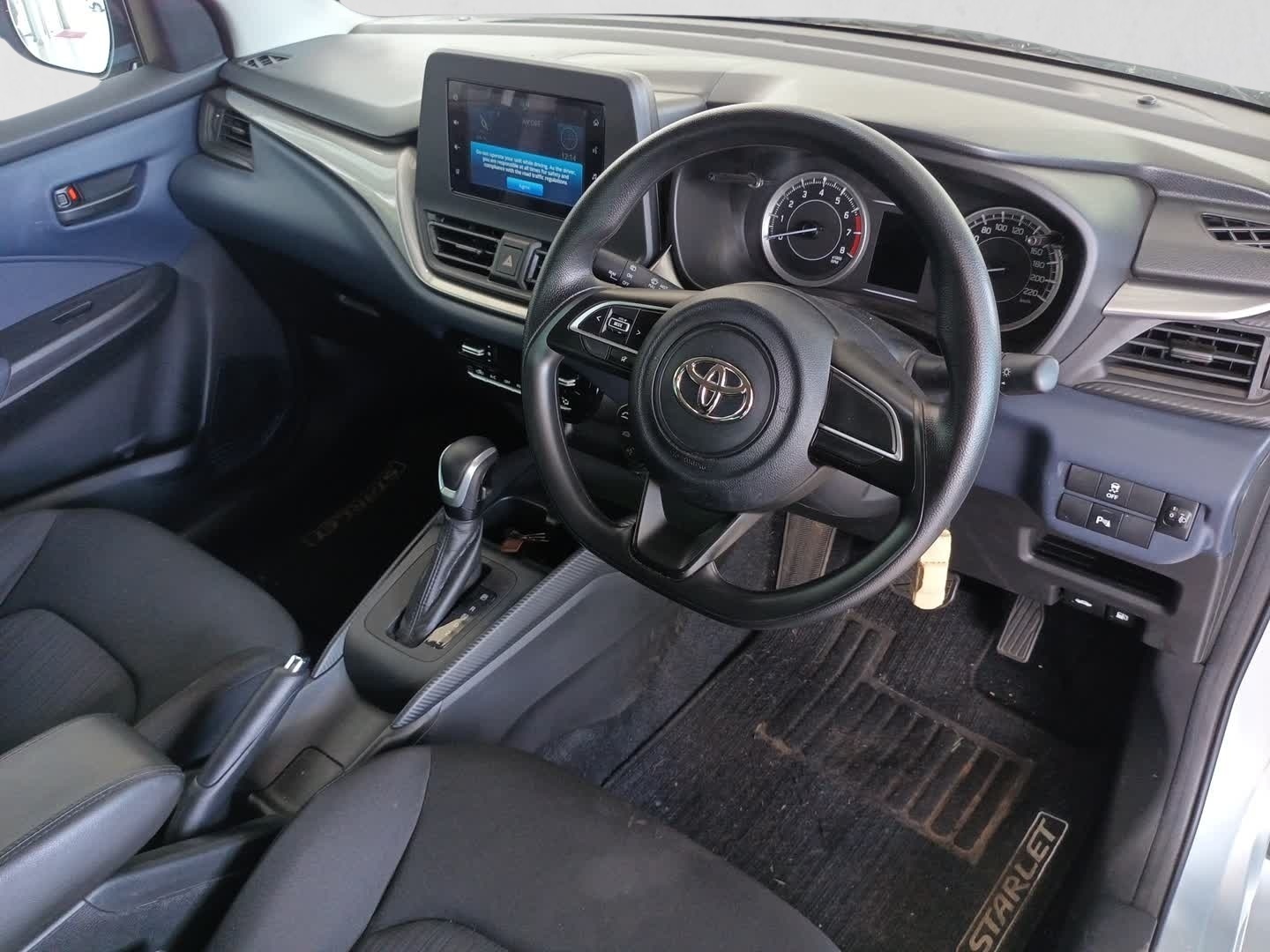 2024 TOYOTA STARLET STARLET 1.5 Xs A/T interior image 1 of 7