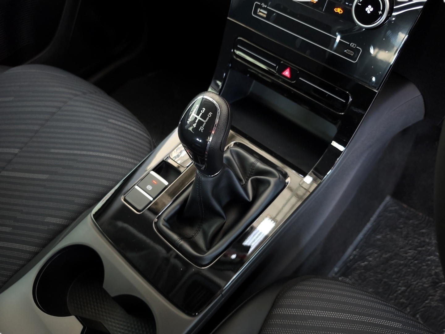 2026 LEPAS L4 L4 1.5 AMUR interior image 1 of 10