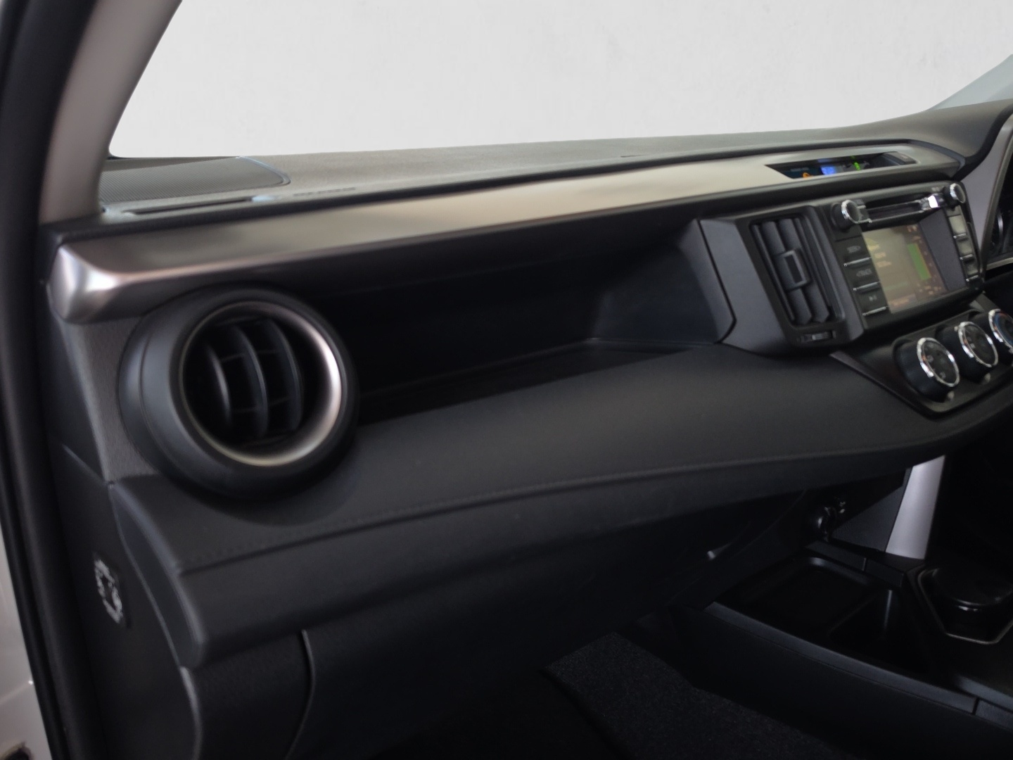2017 TOYOTA RAV 4 RAV4 2.0 GX 2WD (51F) interior image 1 of 7