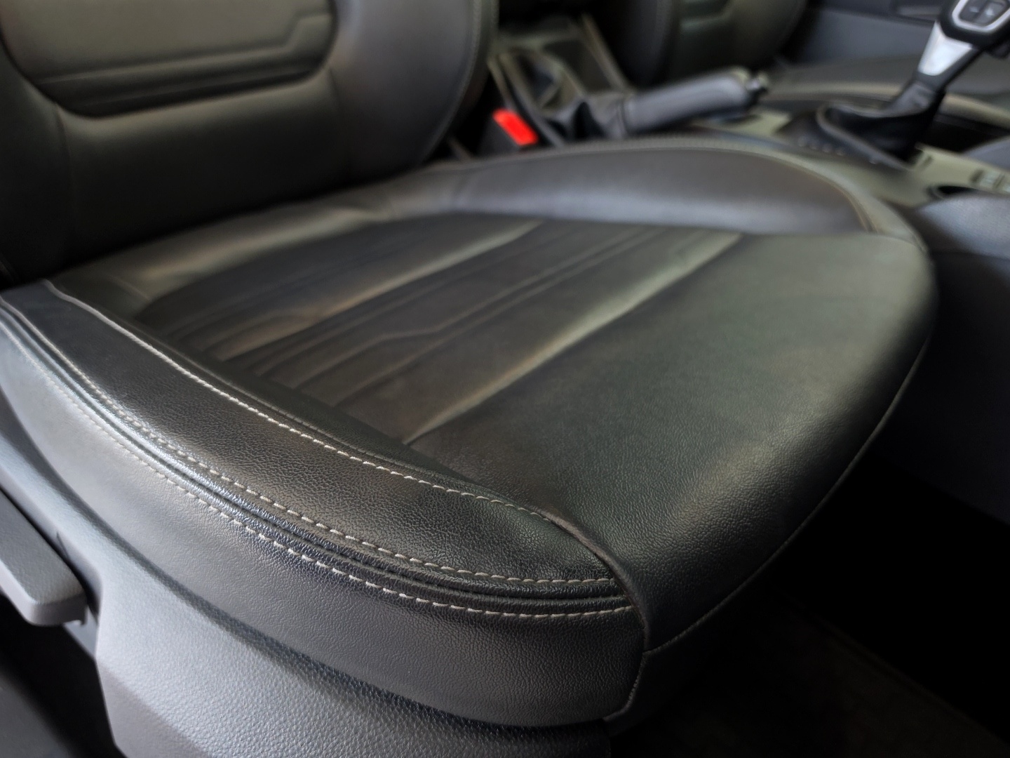 2026 FORD RANGER RANGER 2.0D XLT HR A/T D/C P/U interior image 1 of 9