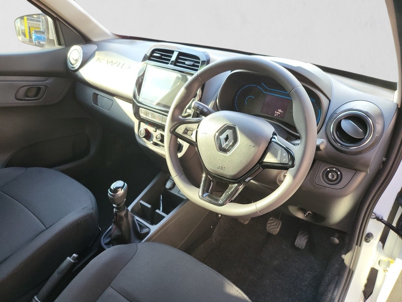 2026 RENAULT KWID KWID 1.0 DYNAMIQUE / ZEN / TECHNO 5DR AMT interior image 1 of 7