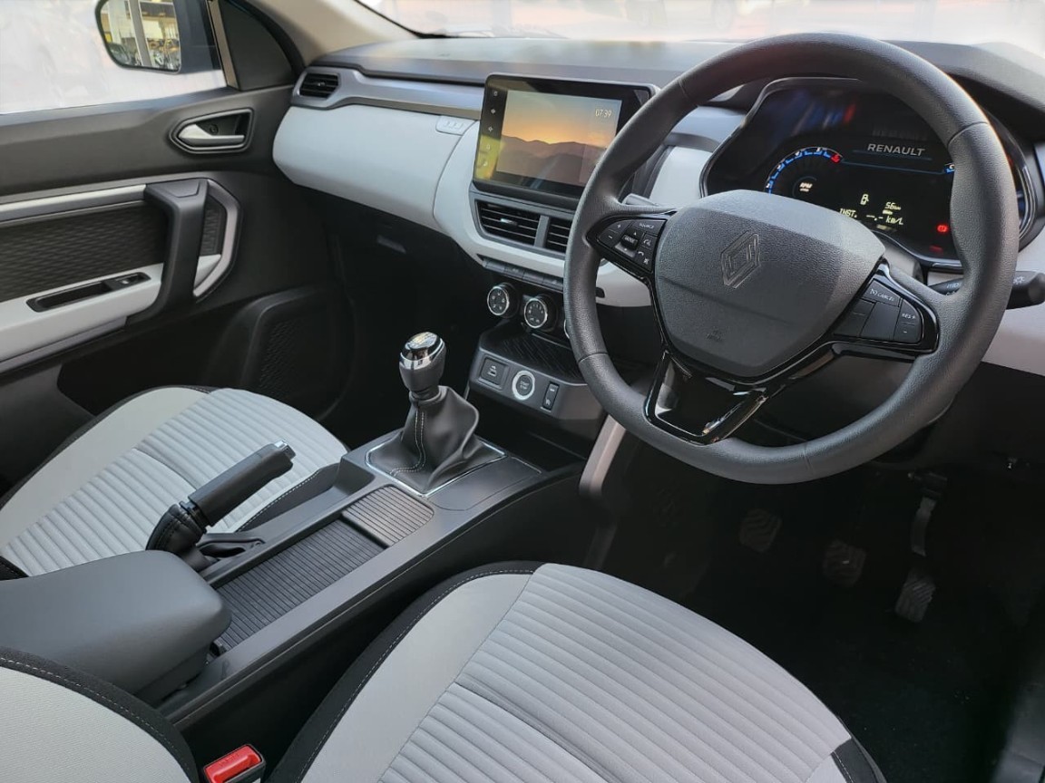 2026 RENAULT KIGER KIGER Kiger 1.0l Turbo Techno interior image 1 of 6