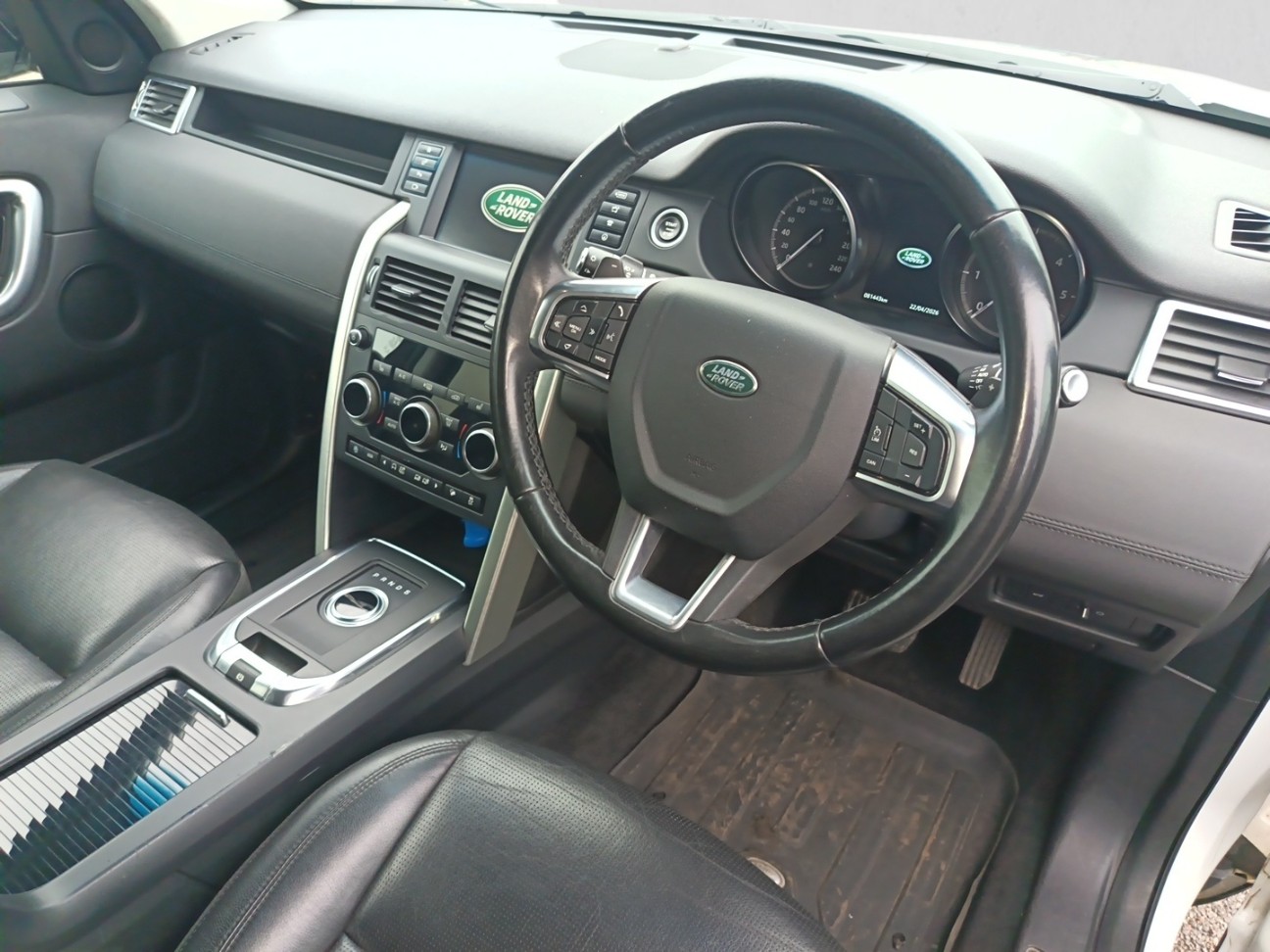 2019 LAND ROVER DISCOVERY SPORT DISCOVERY SPORT 2.0i4 D HSE interior image 1 of 7