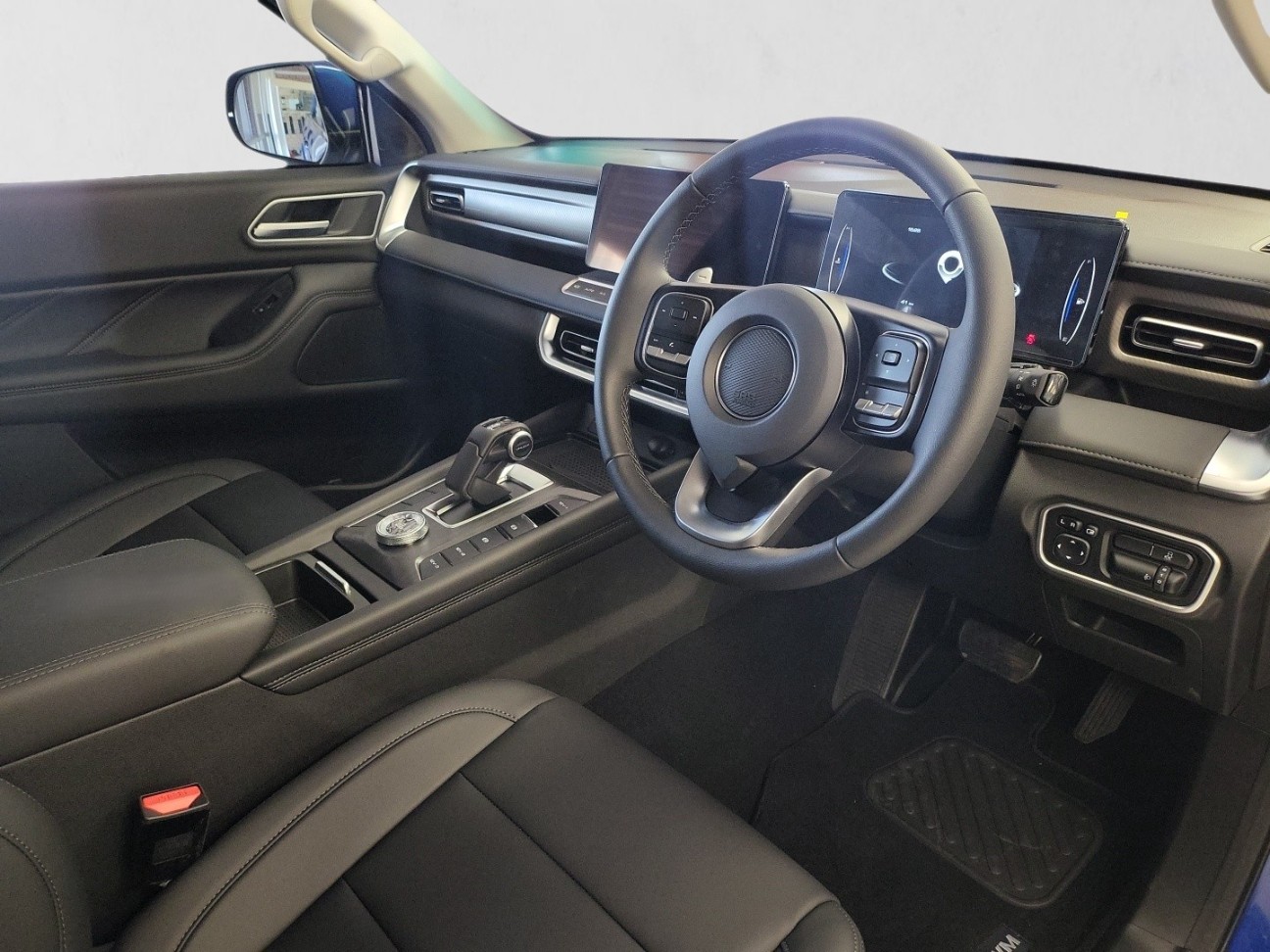 2026 GWM P-Series P300 P300 2.4TD LS A/T D/C P/ interior image 1 of 6