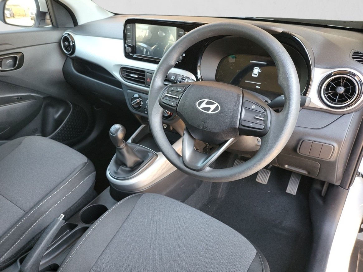 2026 HYUNDAI EXTER EXTER 1.2 PREMIUM interior image 1 of 7