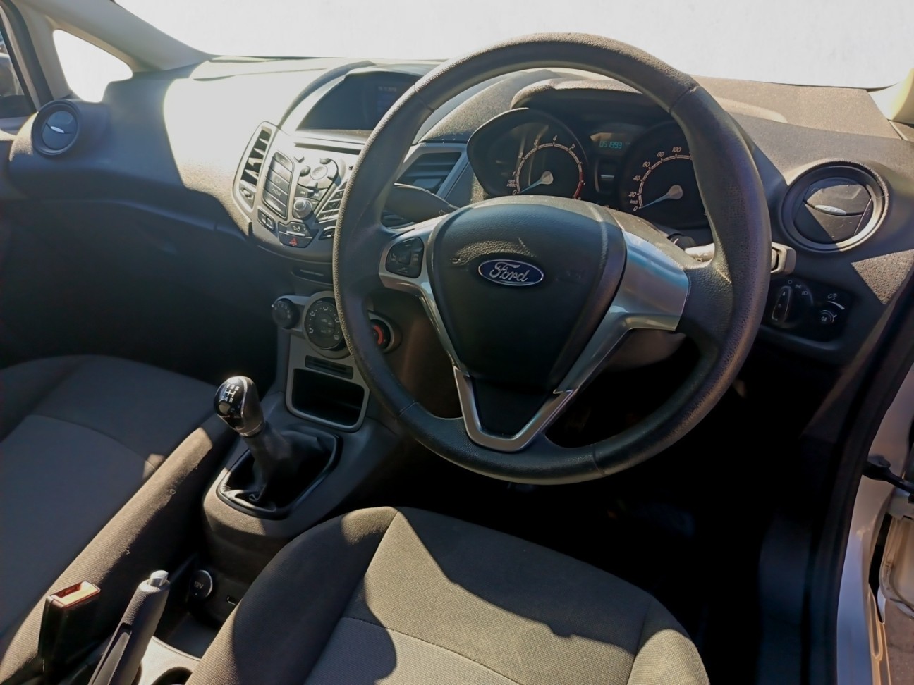 2017 FORD FIESTA FIESTA 1.0 ECOBOOST AMBIENTE 5DR interior image 1 of 7