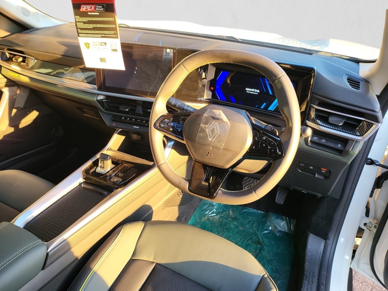 2026 RENAULT DUSTER DUSTER 1.3L Turbo Iconic EDC 4x2 interior image 1 of 7