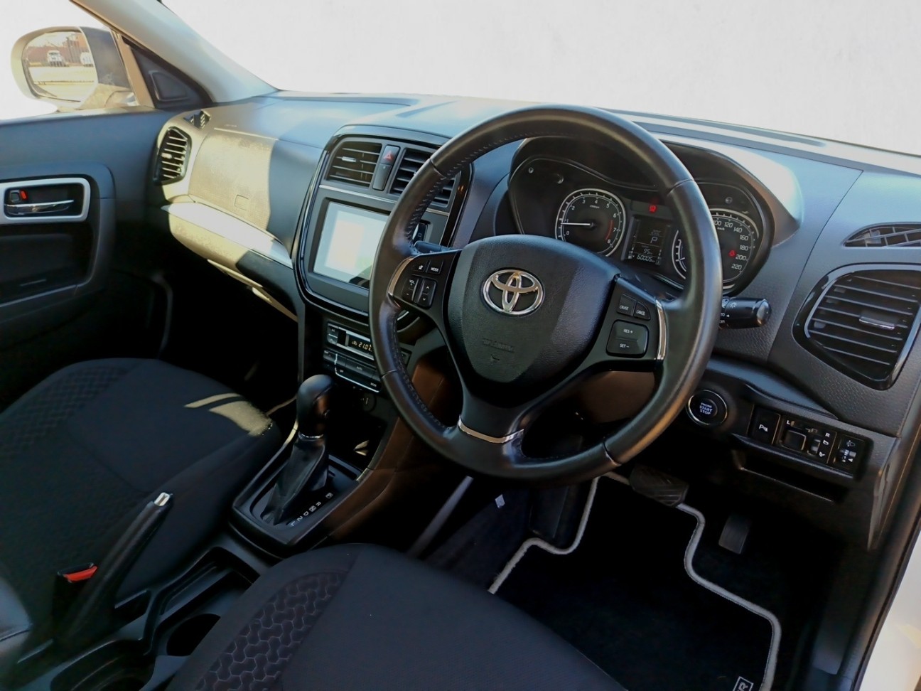 2023 TOYOTA URBAN CRUISER Urban 1.5XR AT (54G) interior image 1 of 7