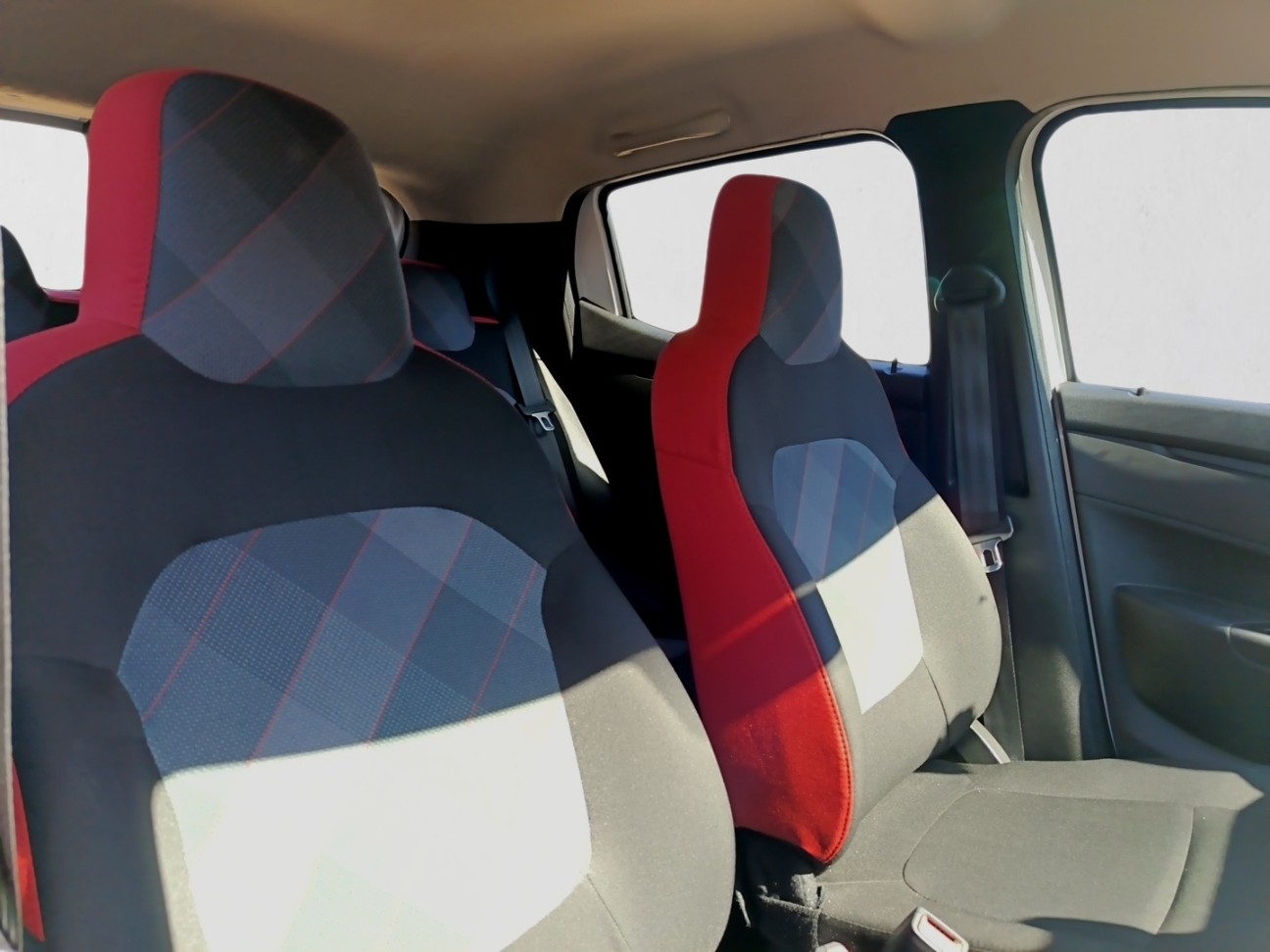 2025 RENAULT KWID KWID 1.0 DYNAMIQUE / ZEN / TECHNO 5DR interior image 1 of 4