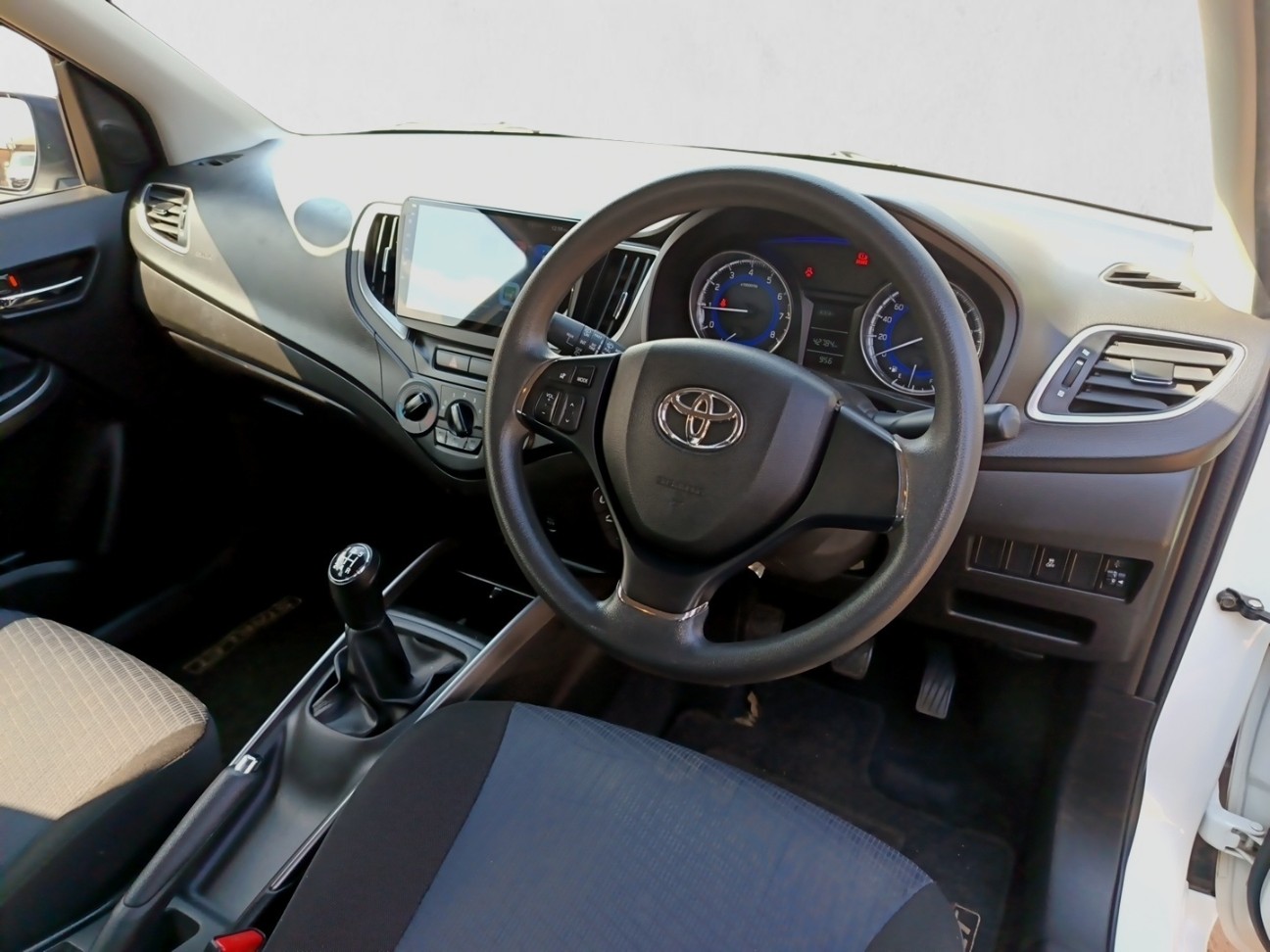 2022 TOYOTA STARLET STARLET 1.4 Xs interior image 1 of 7