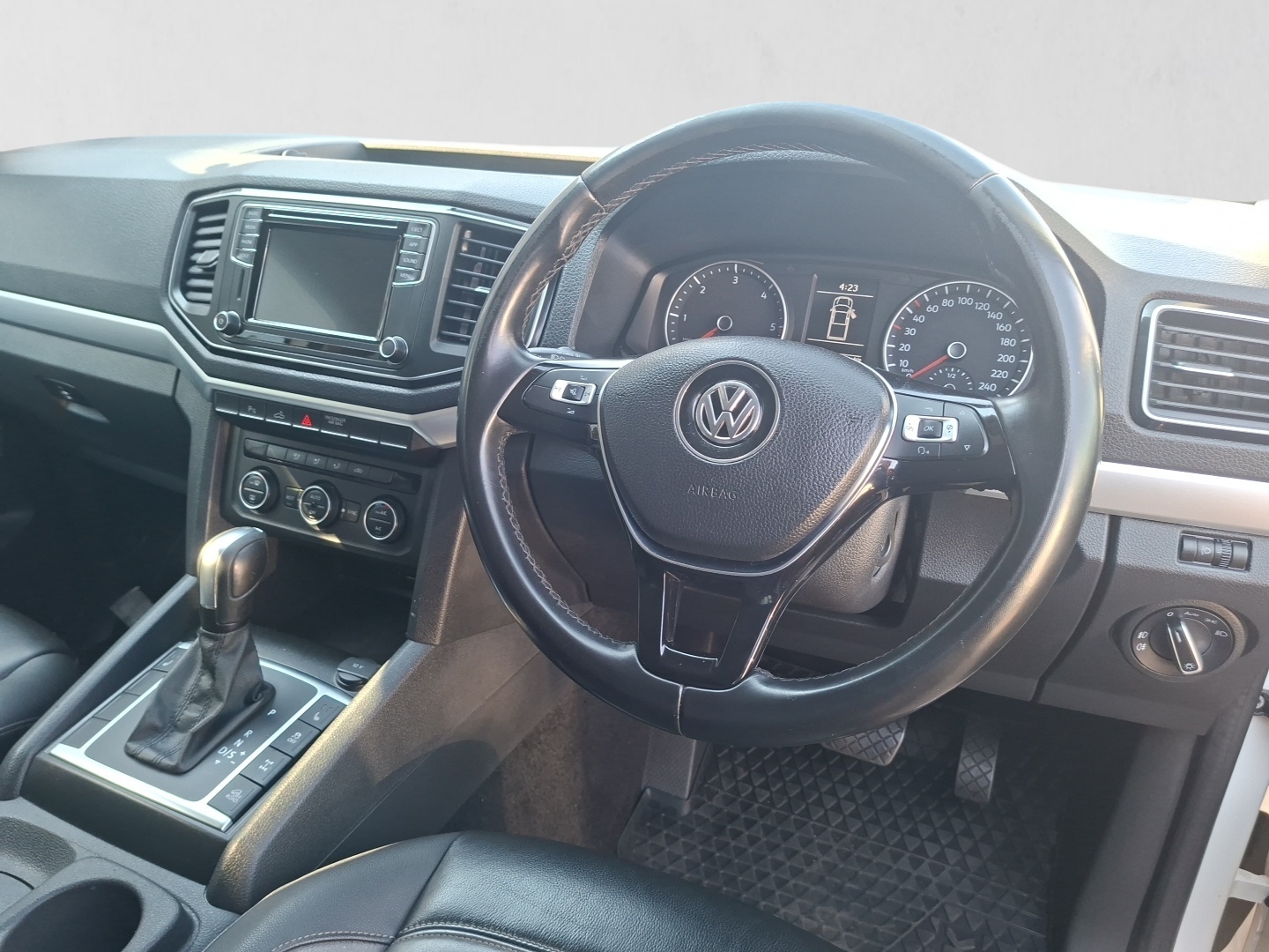 2021 VOLKSWAGEN AMAROK AMAROK 3.0TDi H-LINE 190KW 4MOT A/T D/C P/U interior image 1 of 6