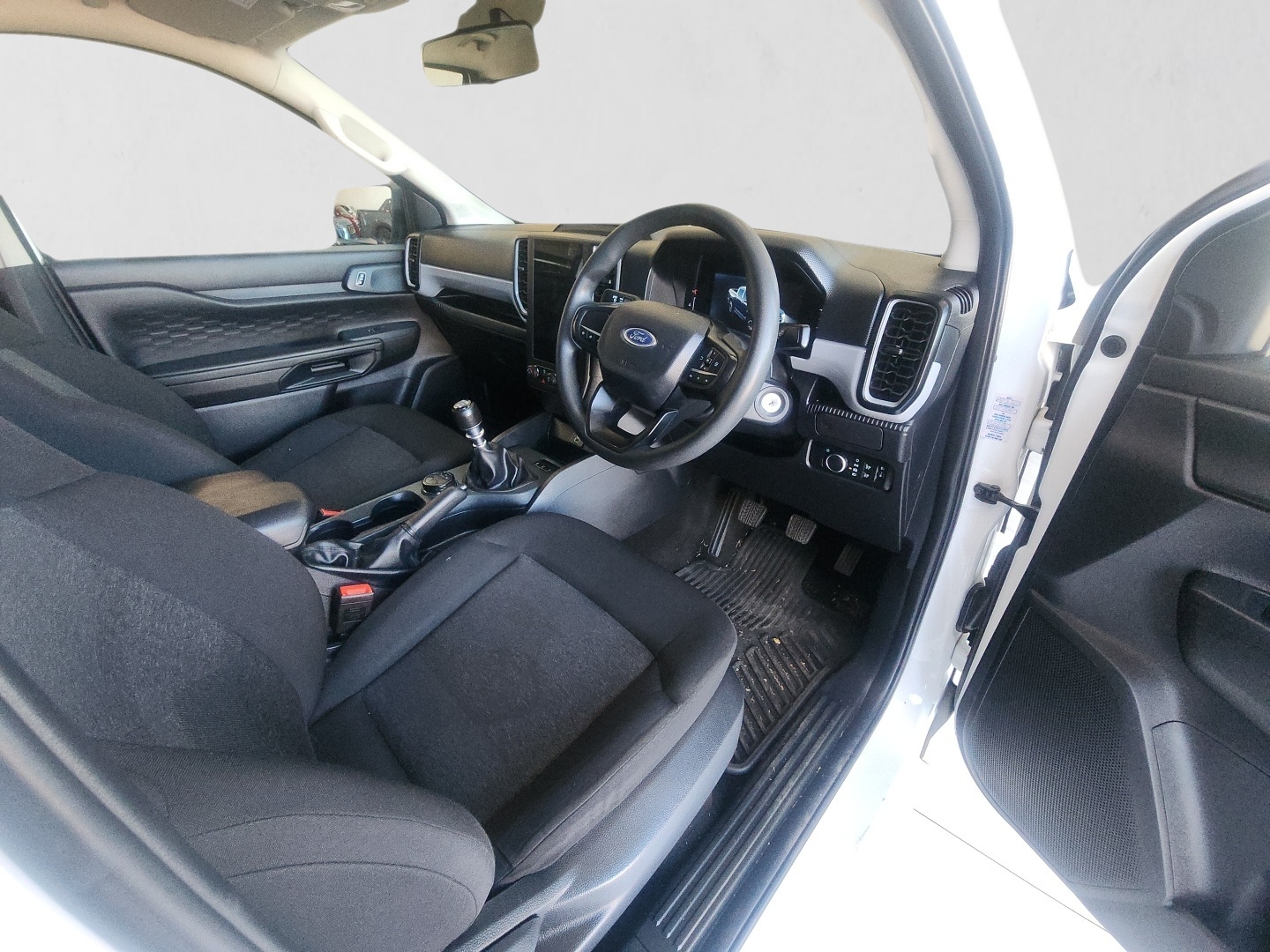 2024 FORD RANGER RANGER 2.0D XL 4X4 D/C P/U interior image 1 of 7