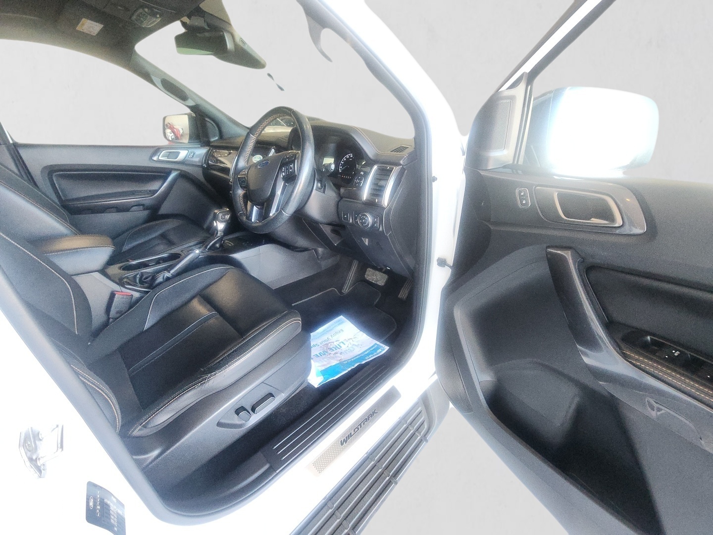 2021 FORD RANGER RANGER 2.0D BI-TURBO WILDTRAK A/T P/U D/C interior image 1 of 7