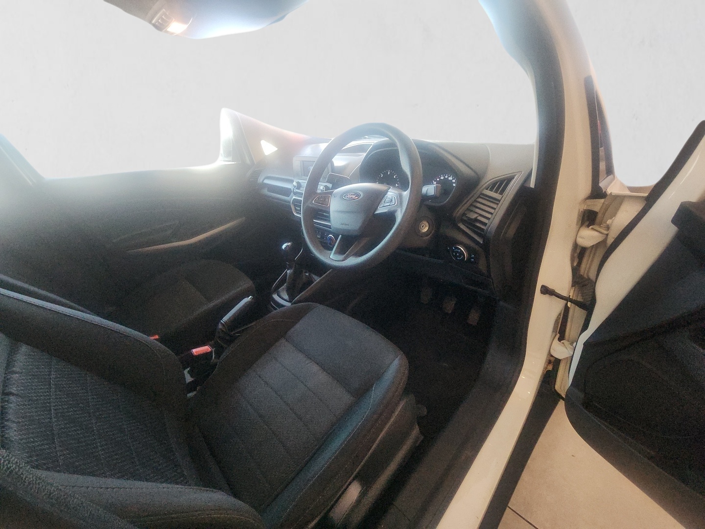2020 FORD ECOSPORT ECOSPORT 1.5TDCi AMBIENTE interior image 1 of 7