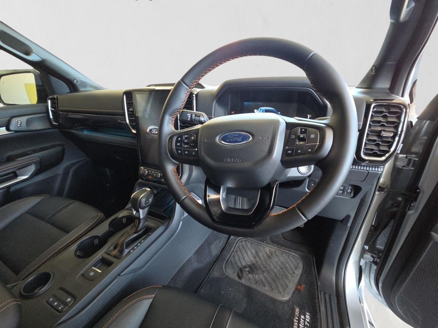 2026 FORD RANGER RANGER 2.0D BI-TURBO WILDTRAK A/T D/C P/U interior image 1 of 8