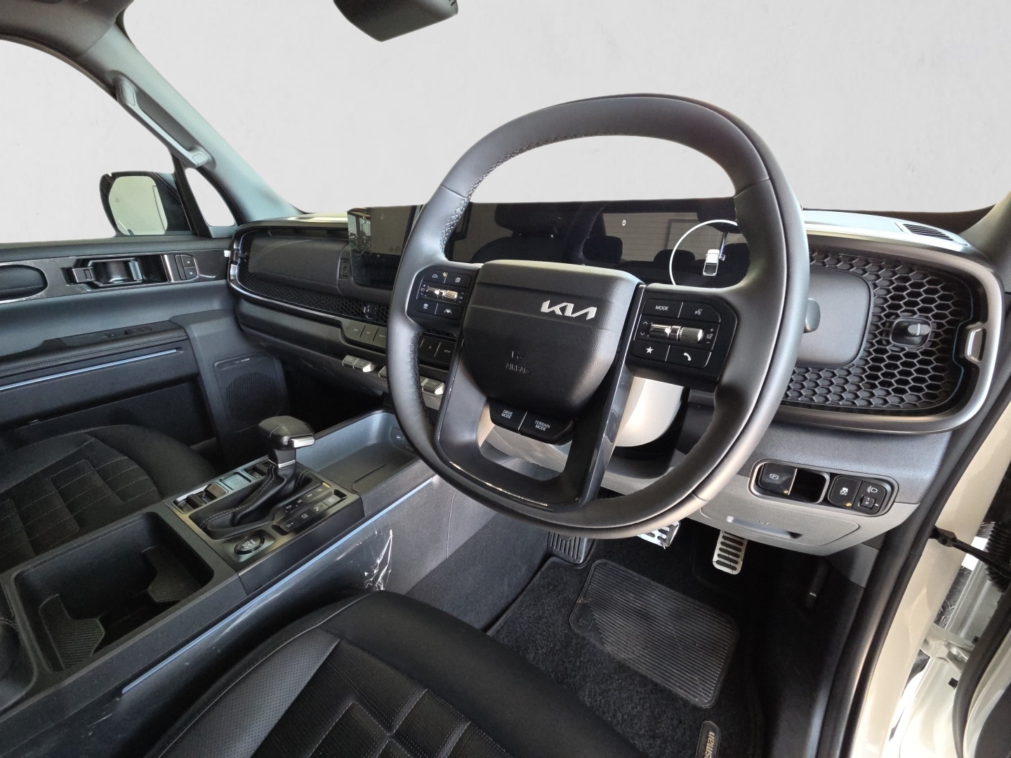 2026 KIA TASMAN TASMAN 2.2D X-PRO P/U D/C A/T 4X4 interior image 1 of 8