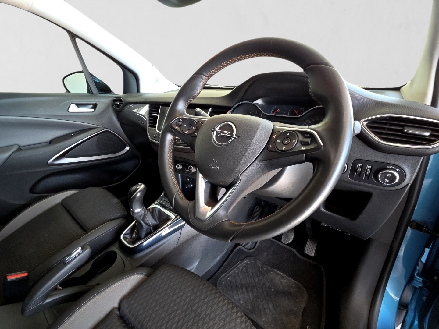 2019 OPEL CROSSLAND X CROSSLAND X 1.2T COSMO interior image 1 of 6