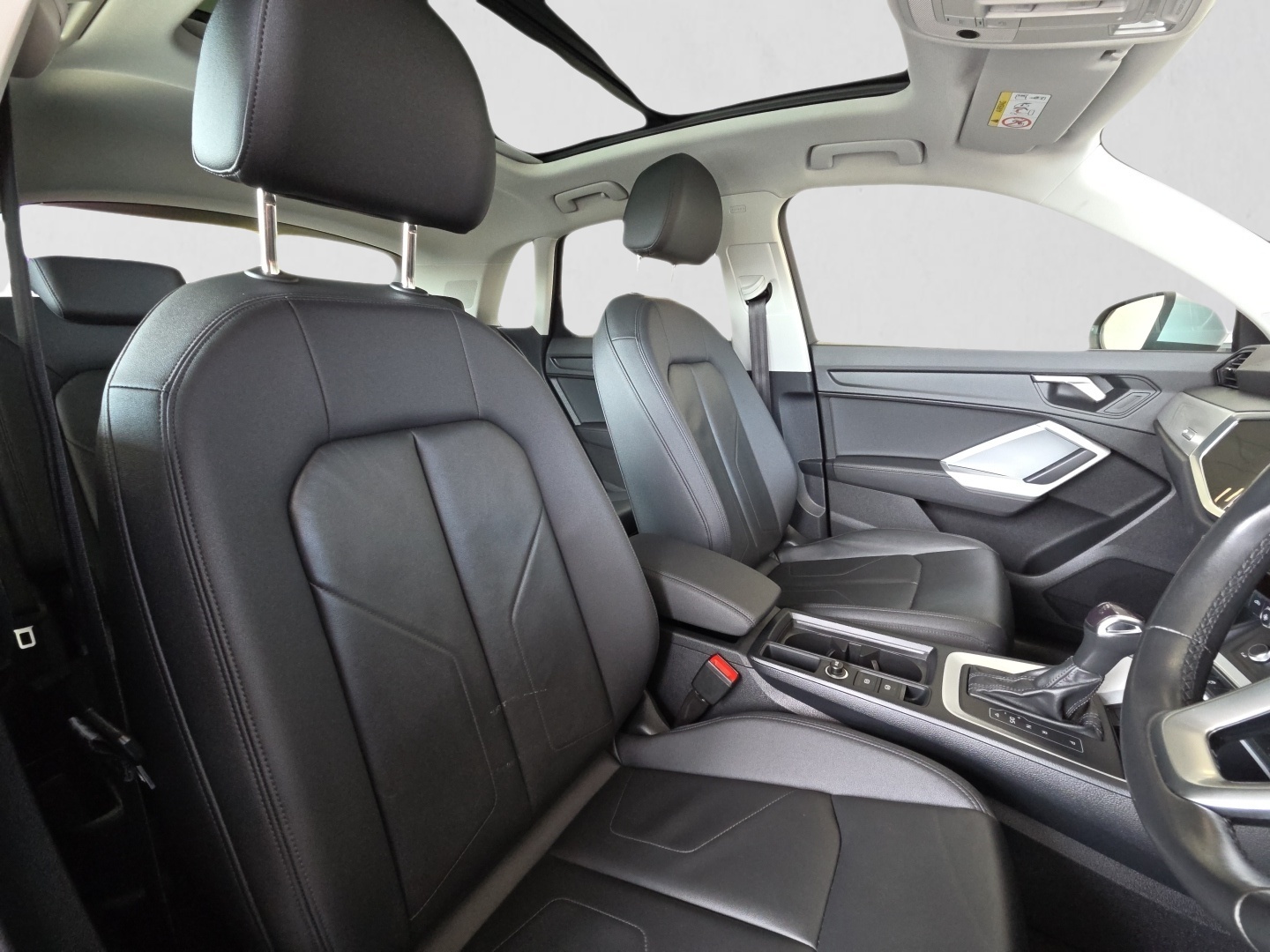 2023 AUDI Q3 Q3 35 TFSI S TRONIC interior image 1 of 5