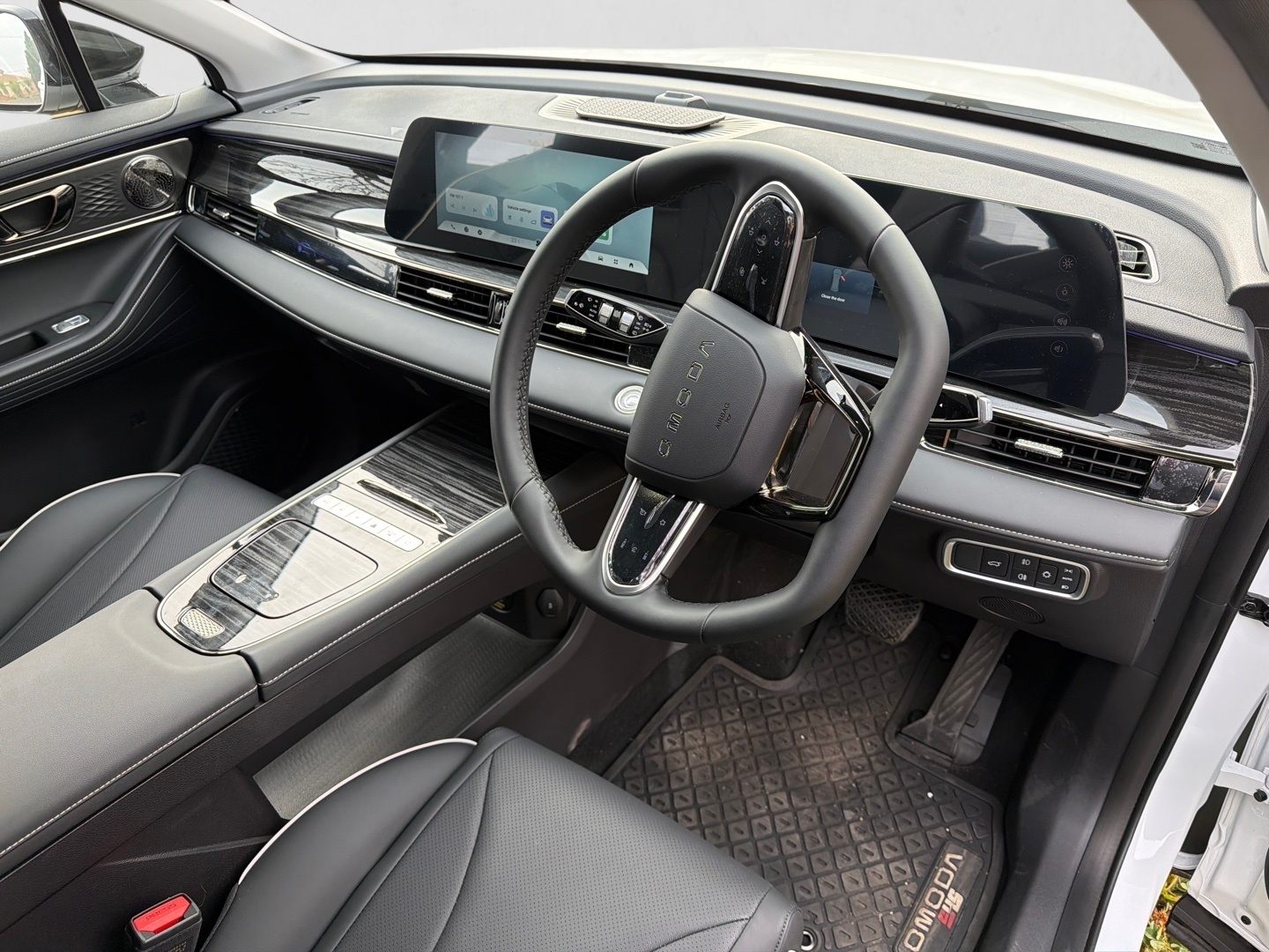 2026 OMODA OMODA C5 1.5T C5 HEV interior image 1 of 7