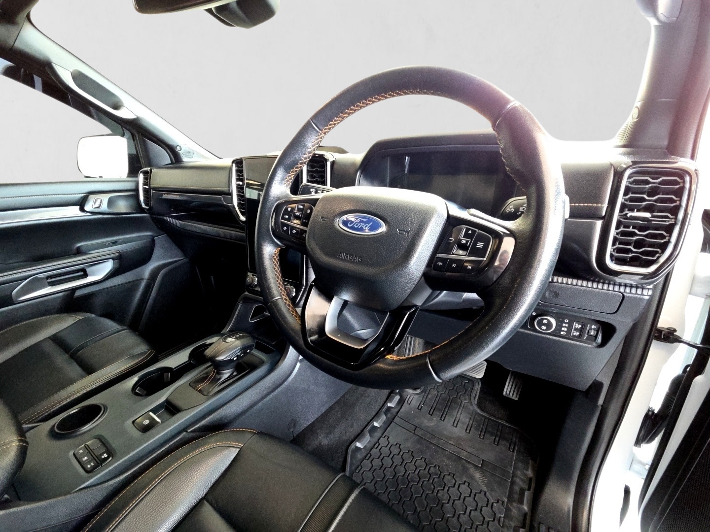 2024 FORD RANGER RANGER 2.0D BI-TURBO WILDTRAK A/T D/C P/U interior image 1 of 8