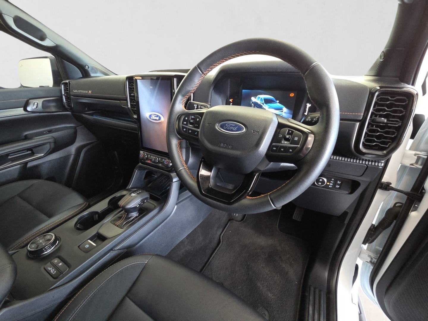 2025 FORD RANGER RANGER 2.0D BI-TURBO WILDTRAK X AWD A/T D/C P/U interior image 1 of 8