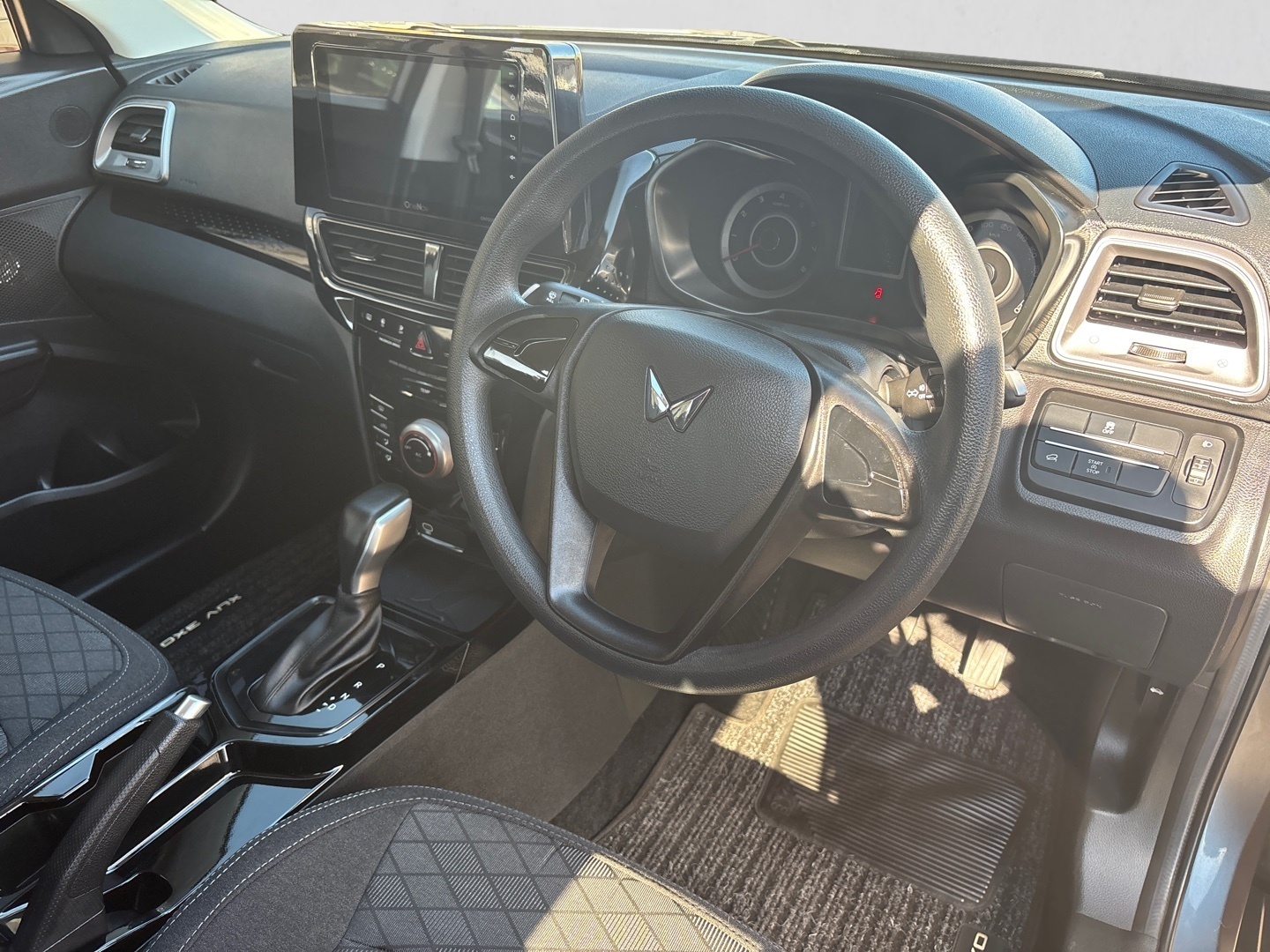 2025 MAHINDRA XUV3XO XUV3XO 1.2T MX2 A/T interior image 1 of 7