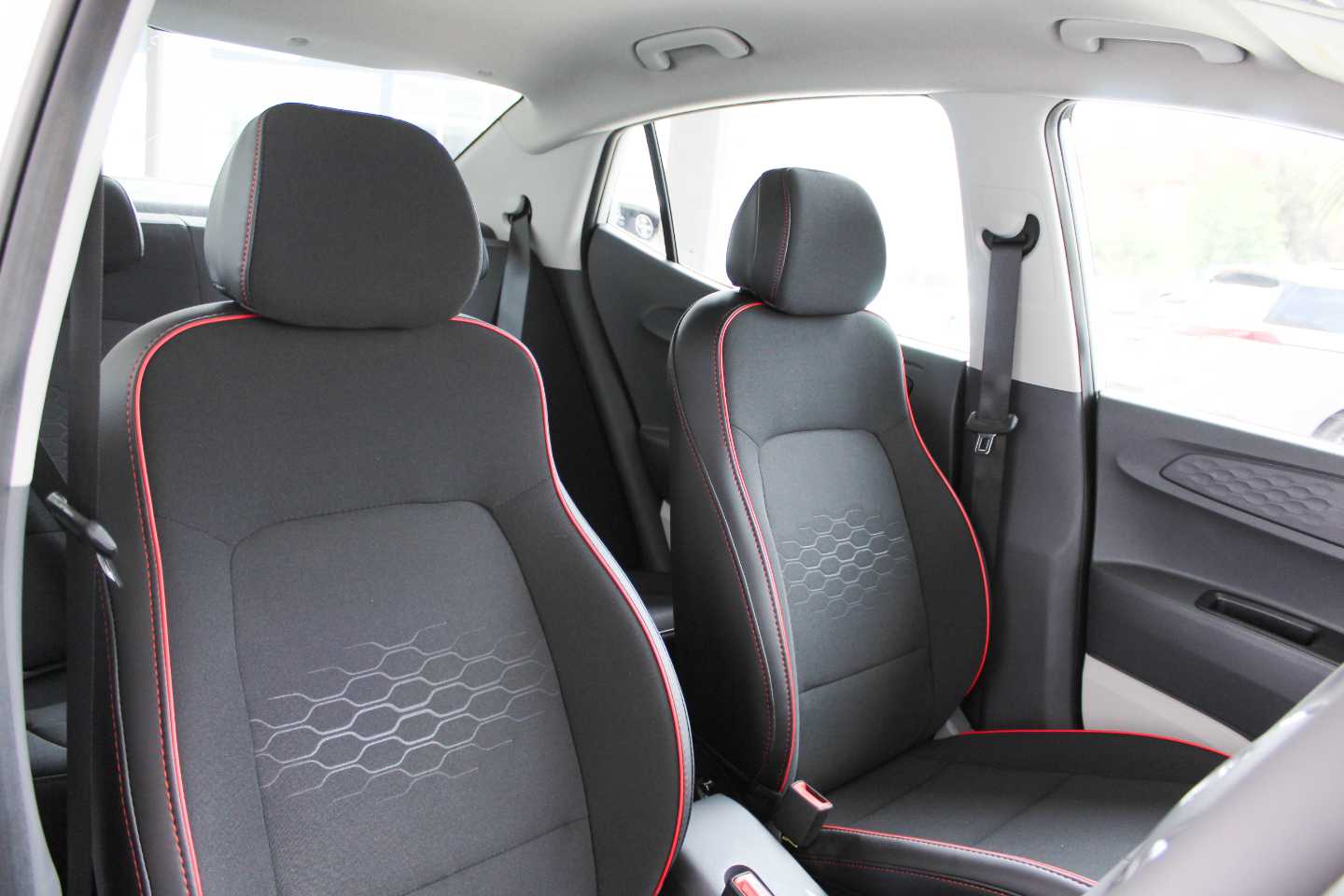 2025 HYUNDAI i10 i10 GRAND i10 1.2 Executive Sedan M/T MY24 interior image 1 of 2