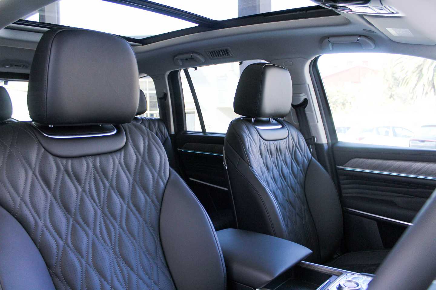 2026 GWM TANK 500 TANK 500 2.0T HEV 9HAT 4X4 U-LUX SP BLK interior image 1 of 5