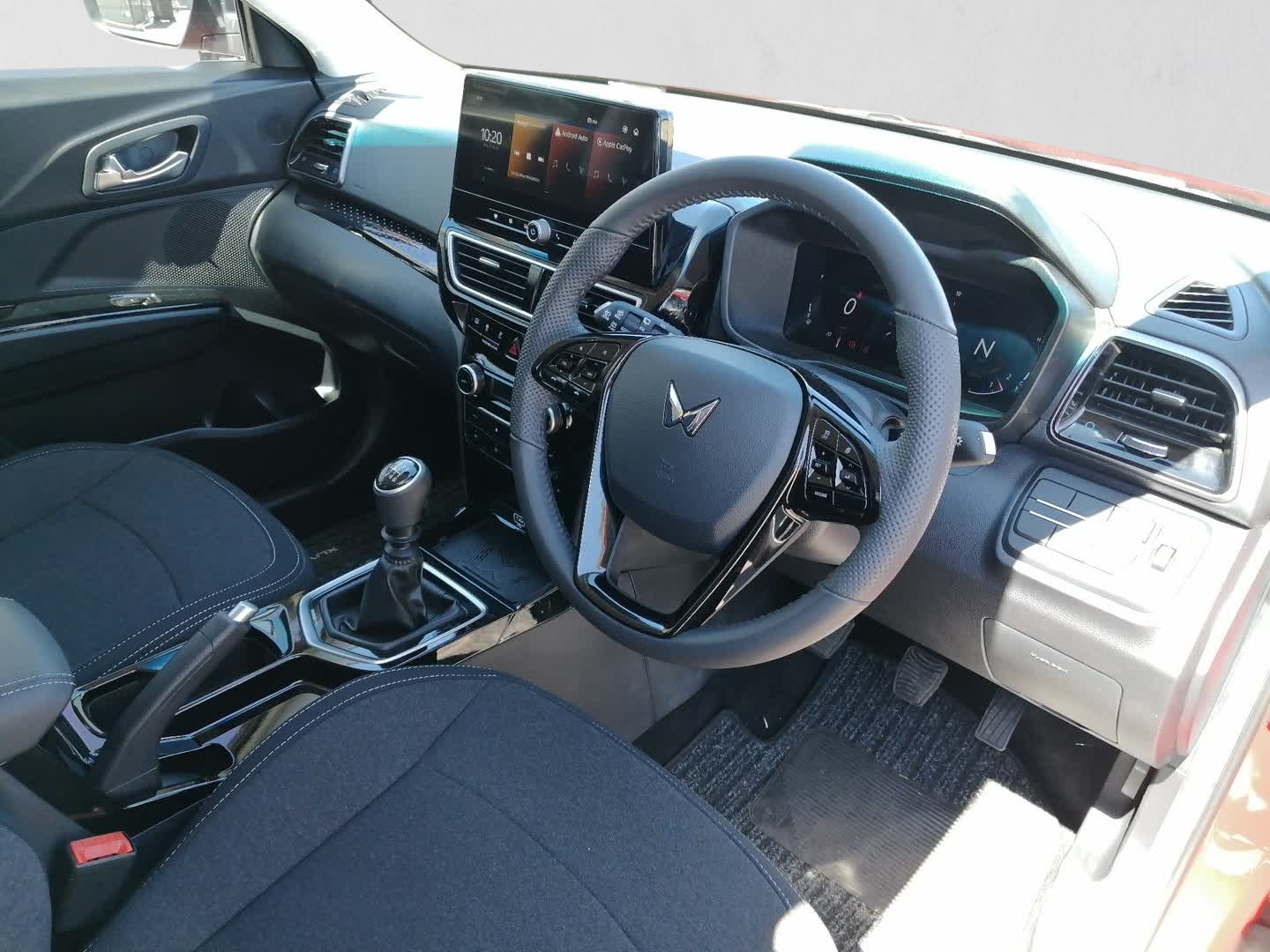 2026 MAHINDRA XUV3XO XUV3XO 1.2T AX5 interior image 1 of 7