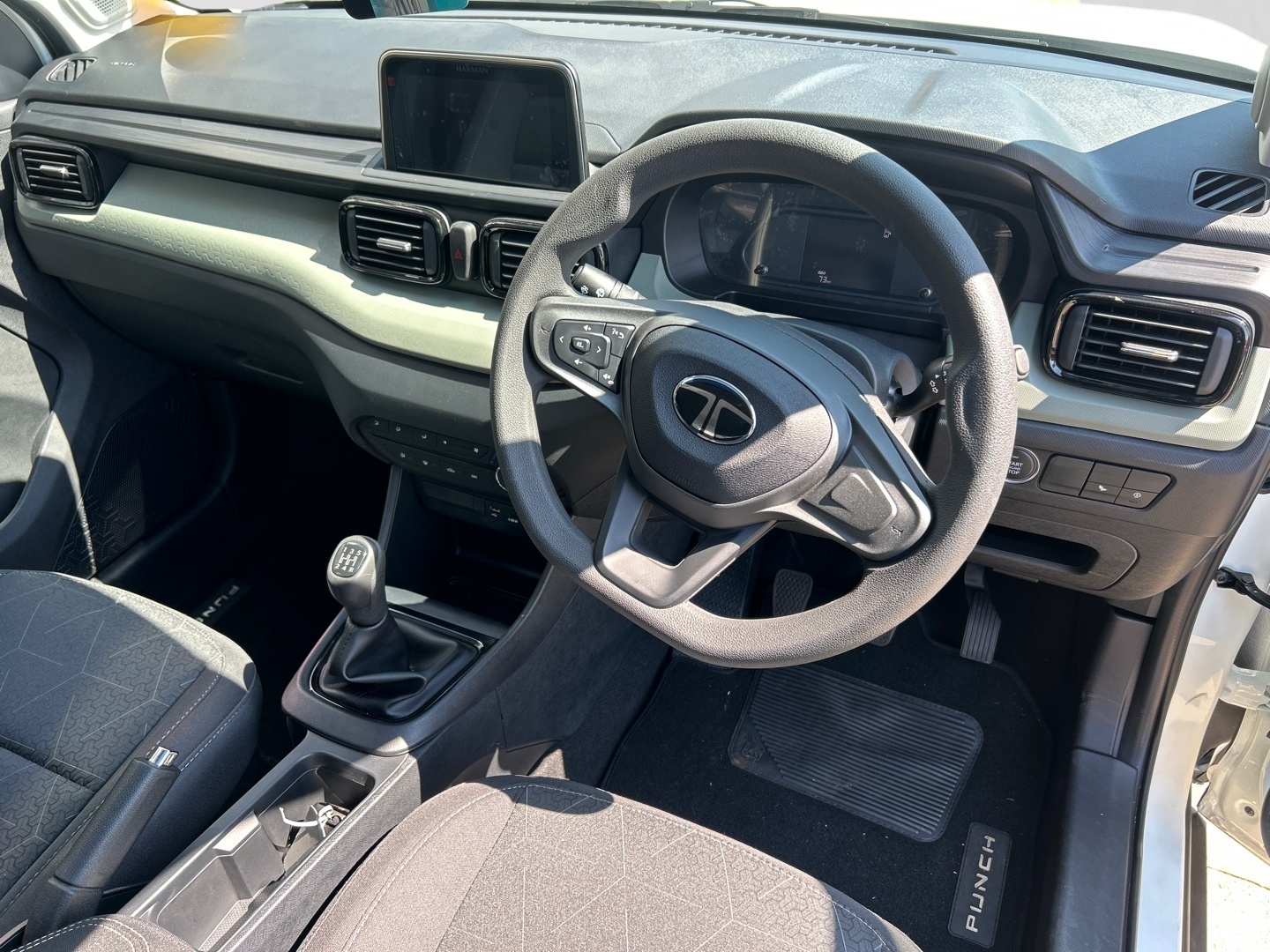 2026 TATA PUNCH PUNCH 1.2 ADVENTURE +S interior image 1 of 7