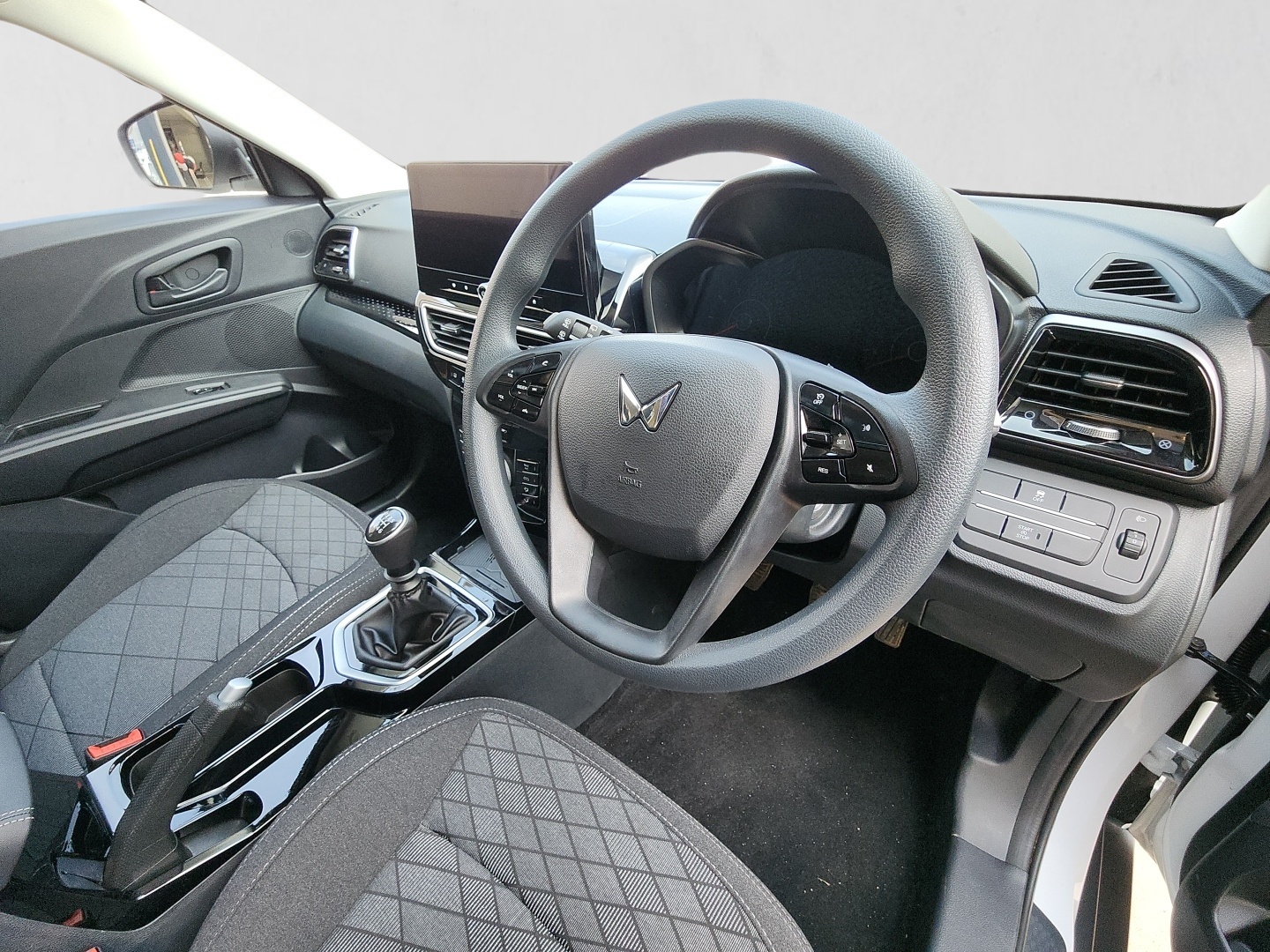 2026 MAHINDRA XUV3XO XUV3XO 1.2T MX3 interior image 1 of 6