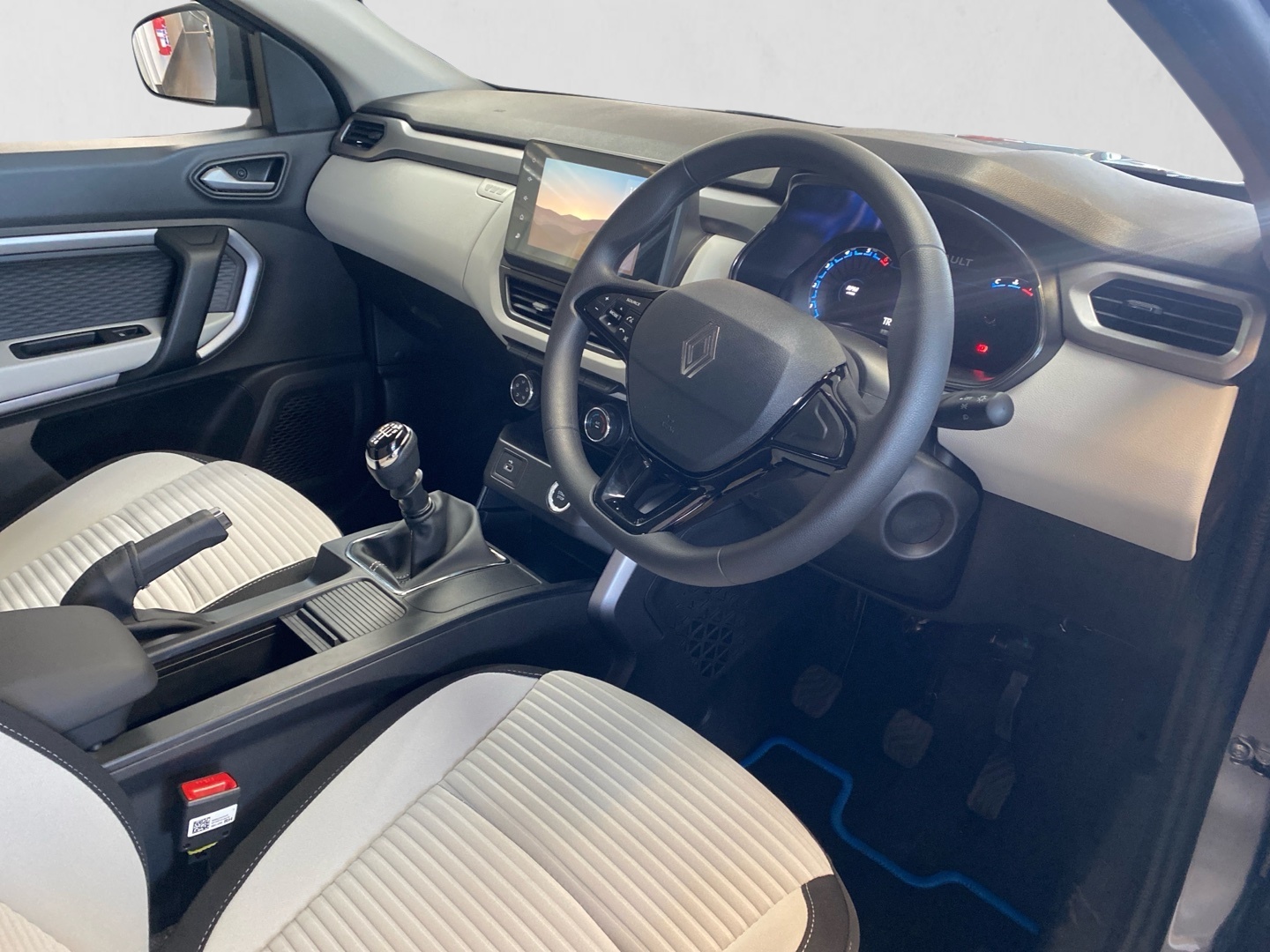 2026 RENAULT KIGER KIGER 1.0 TECHNO interior image 1 of 8