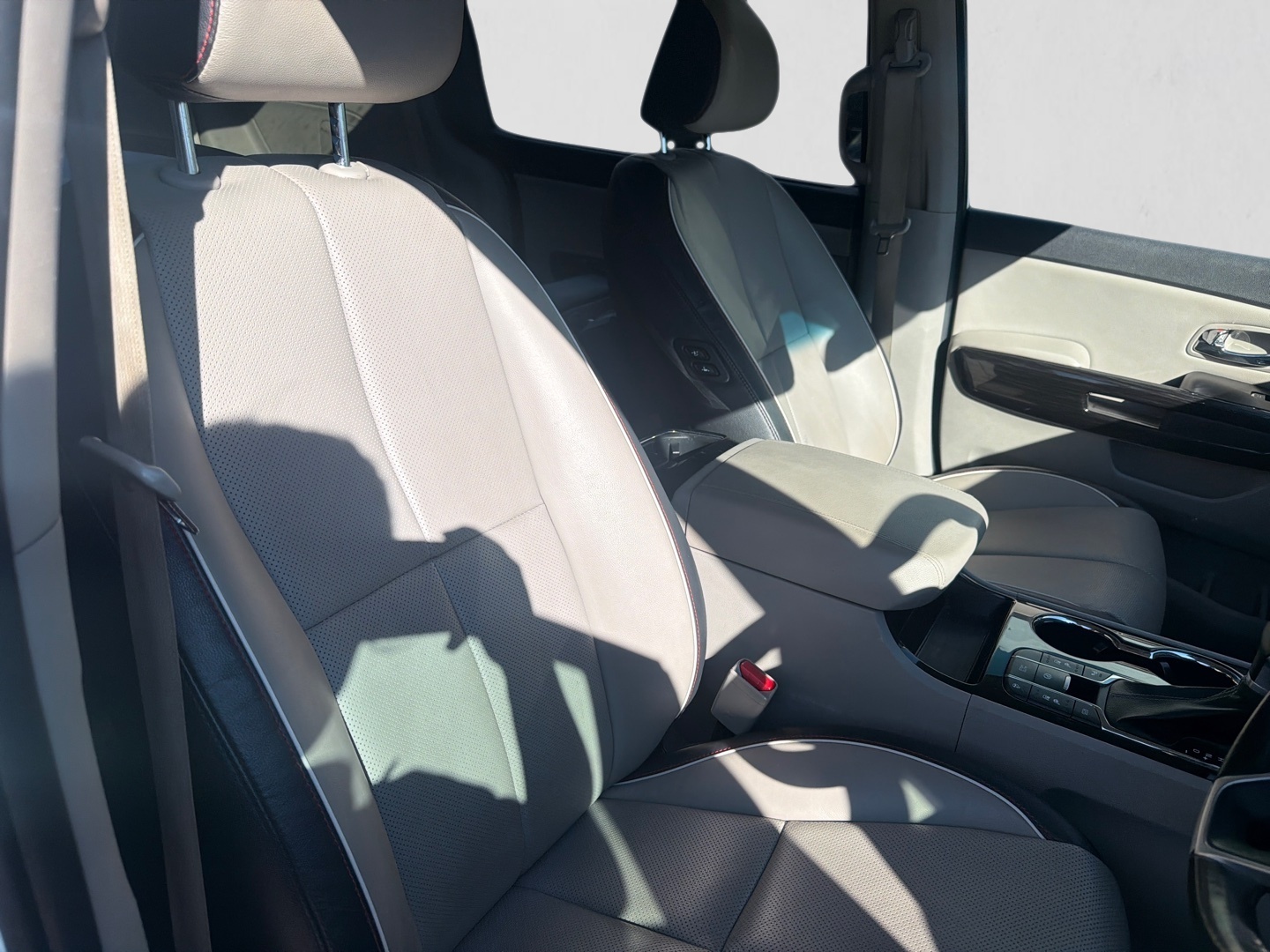 2021 KIA SEDONA SEDONA GRAND SEDONA 2.2 CRDI SXL A/T (7 SEAT) interior image 1 of 5