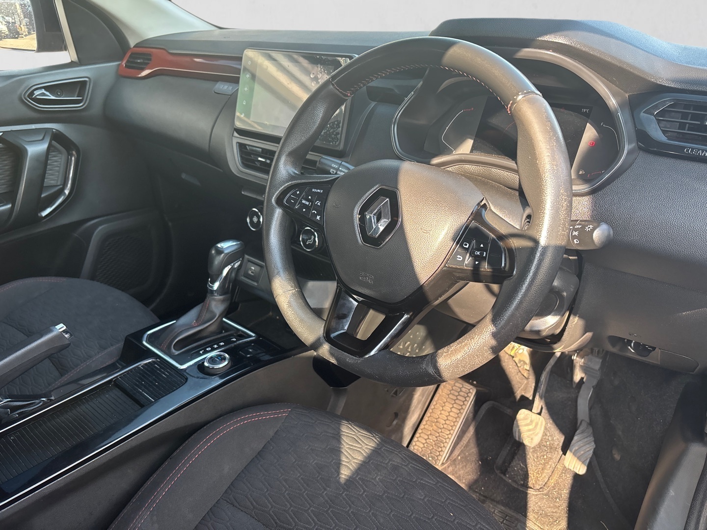 2022 RENAULT KIGER KIGER 1.0T INTENS CVT interior image 1 of 5