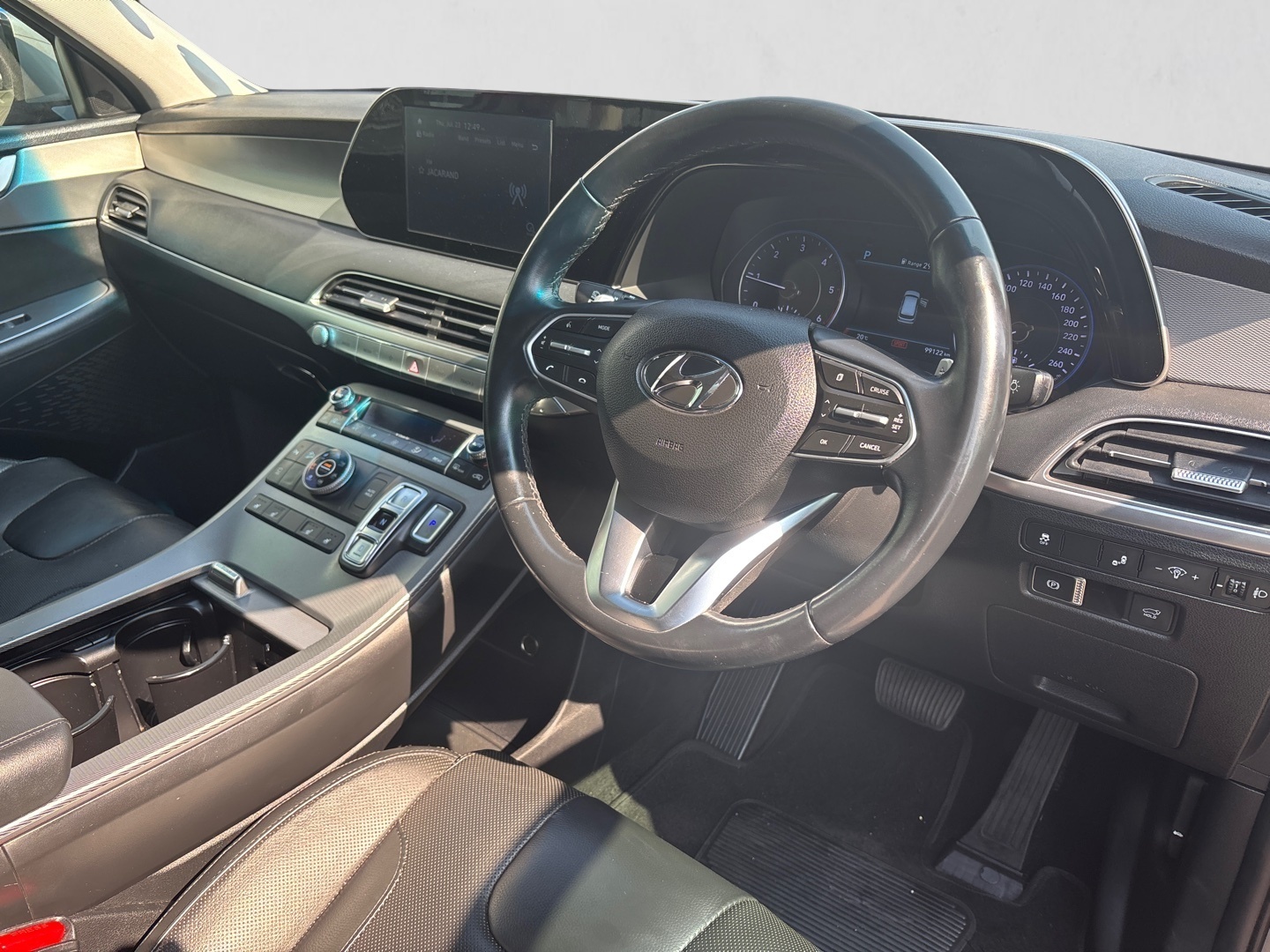 2022 HYUNDAI PALISADE R2.2 7 Seater Elite 8AT PALISADE R2.2 7 Seater Elite 8AT interior image 1 of 7