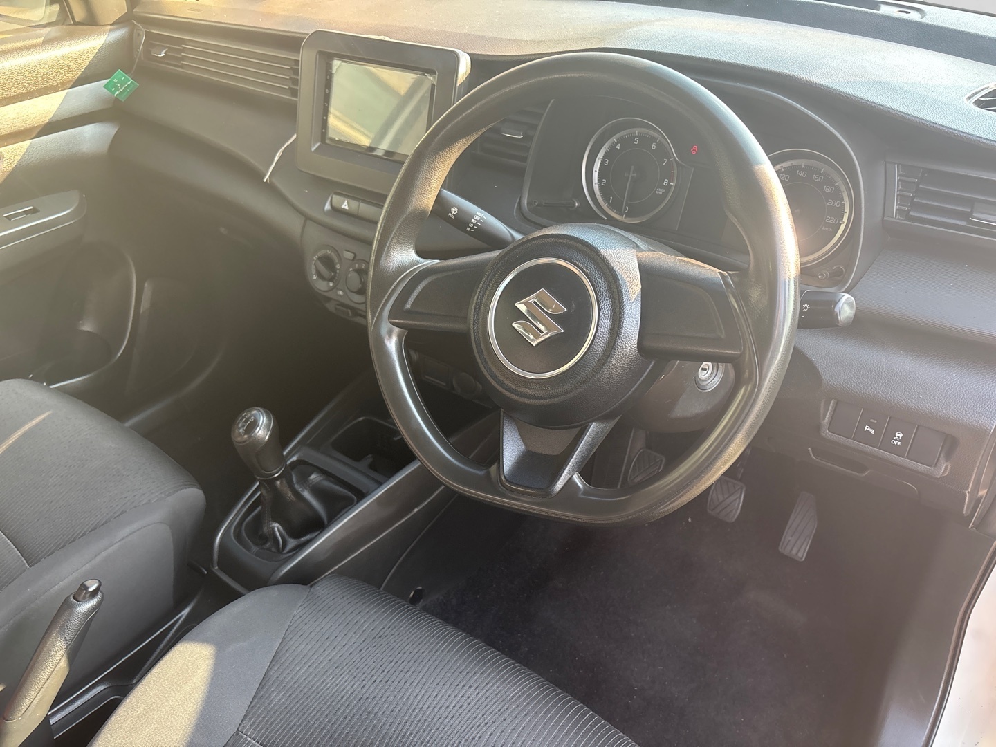 2023 SUZUKI ERTIGA ERTIGA 1.5 GA interior image 1 of 8