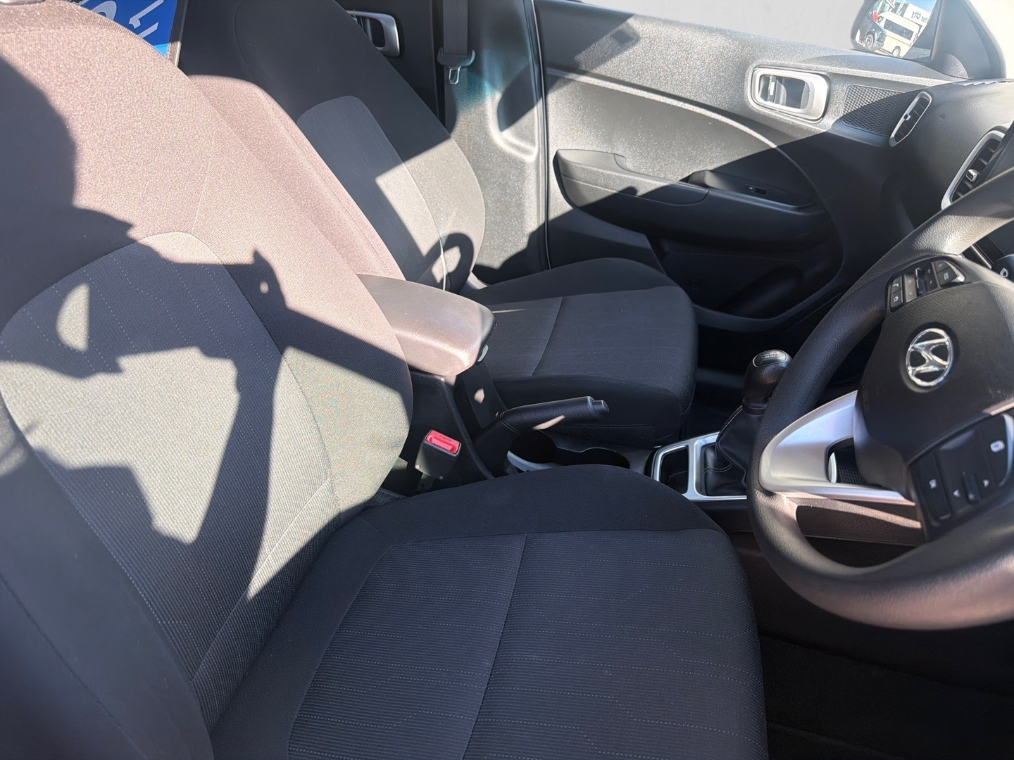 2022 HYUNDAI VENUE VENUE 1.2 MOTION interior image 1 of 5