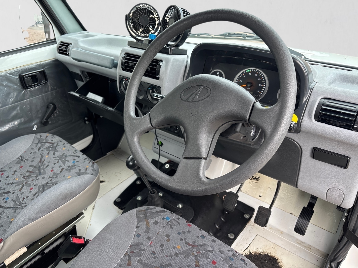 2025 MAHINDRA BOLERO BOLERO MAXI TRUCK 2.5 TD P/U S/C interior image 1 of 5