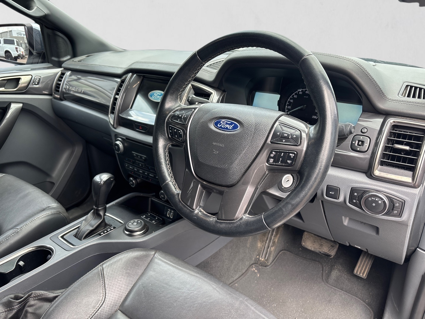2018 FORD EVEREST EVEREST 3.2 TDCi LTD 4X4 A/T interior image 1 of 7