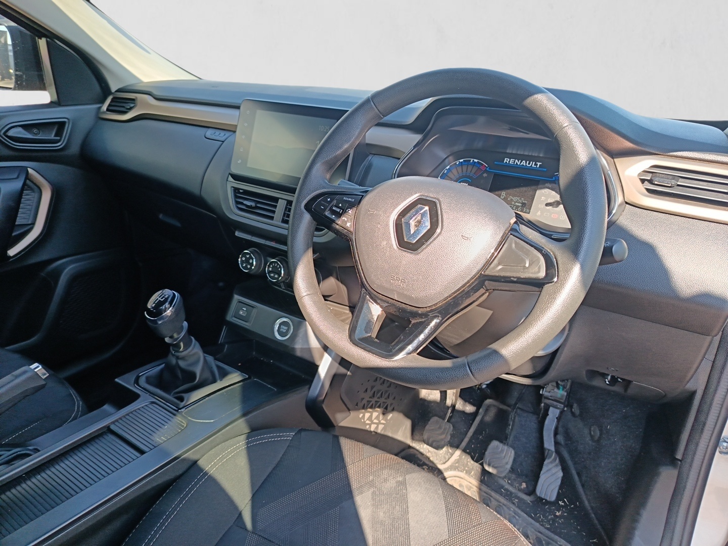 2024 RENAULT KIGER KIGER 1.0 ENERGY ZEN interior image 1 of 5