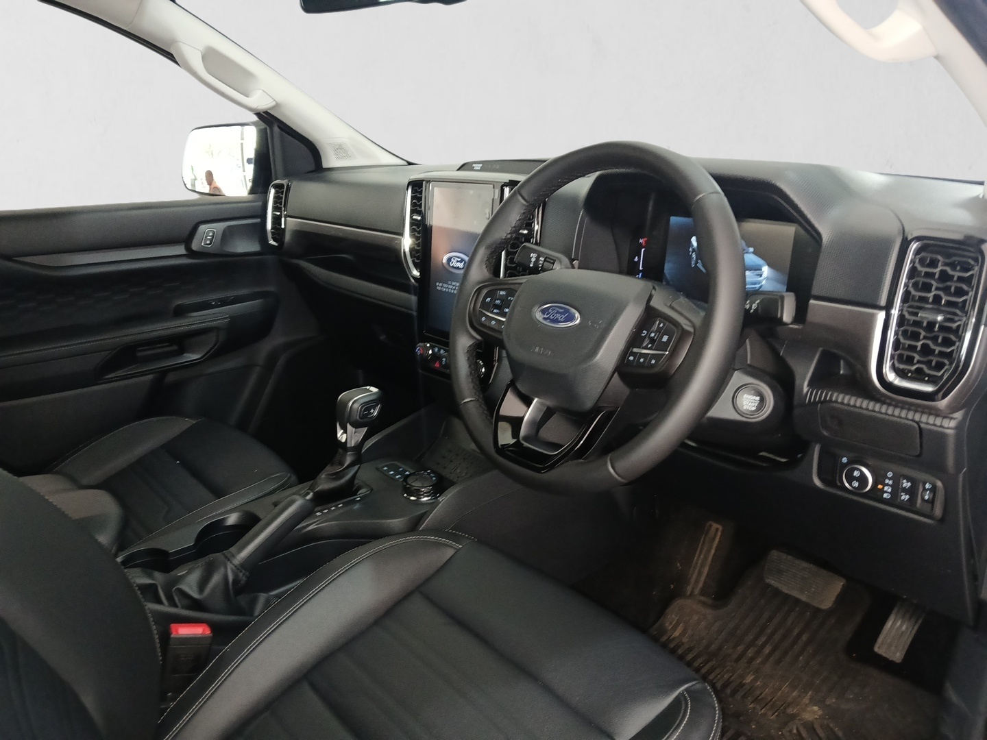 2026 FORD RANGER RANGER 2.0D BI TURBO XLT HR A/T 4X4 SUPER CAB P/U interior image 1 of 7