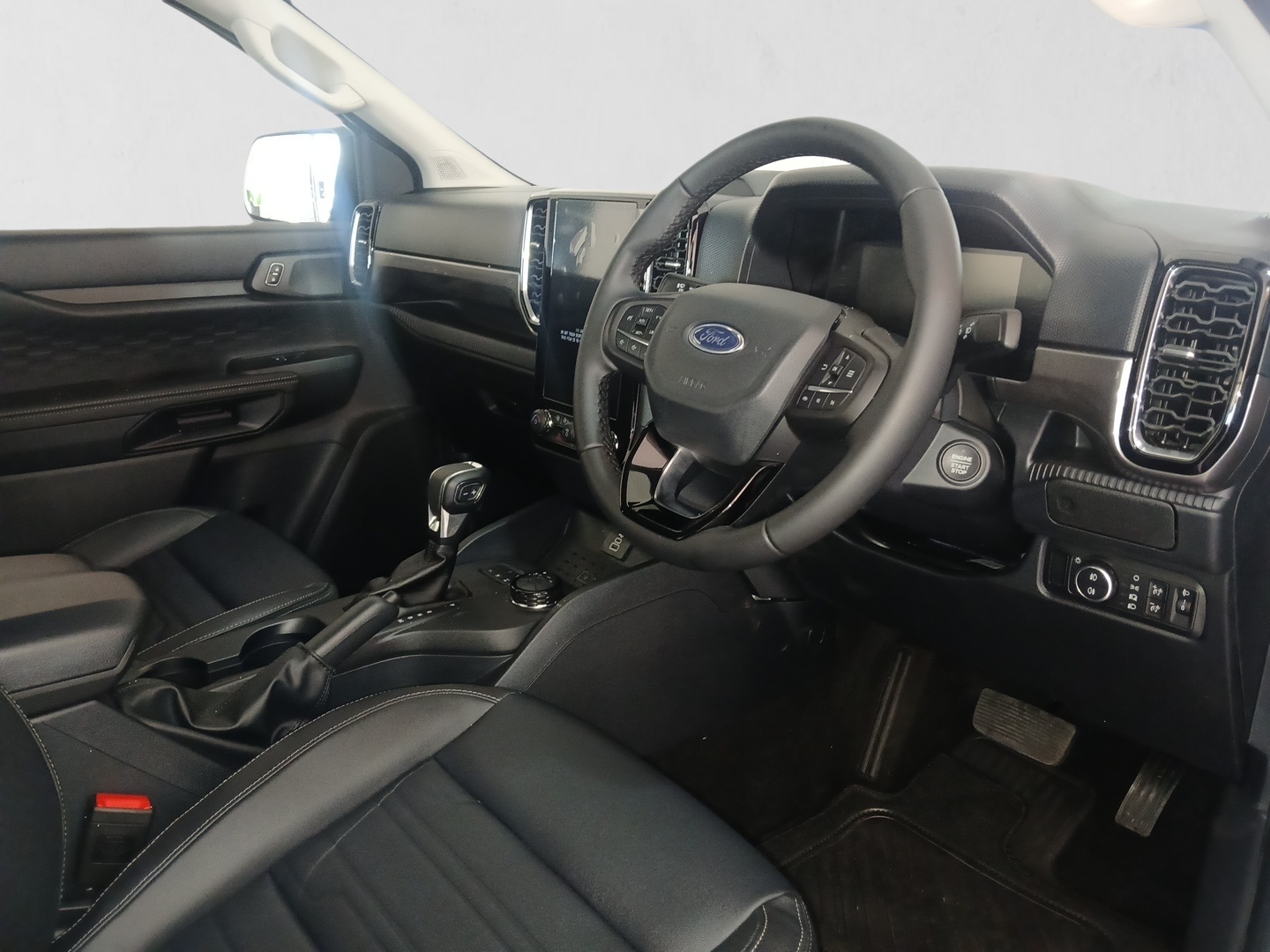 2026 FORD RANGER RANGER 2.0D BI TURBO XLT HR A/T 4X4 SUPER CAB P/U interior image 1 of 7