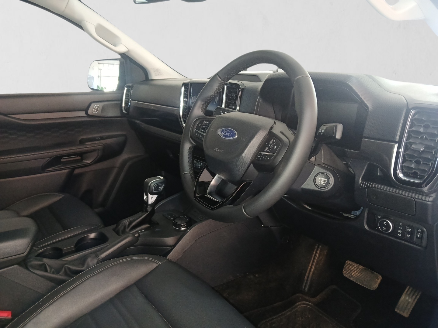 2026 FORD RANGER RANGER 2.0D BI TURBO XLT HR A/T 4X4 SUPER CAB P/U interior image 1 of 7