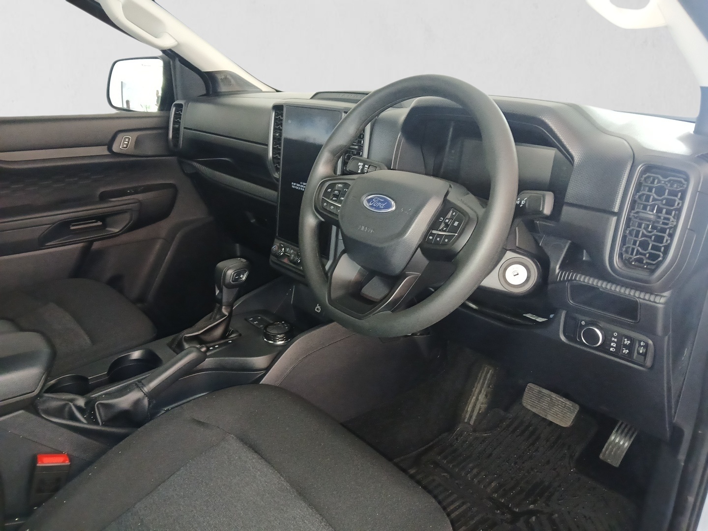 2026 FORD RANGER RANGER 2.0D SIT XL 4X4 A/T SUPER CAB P/U interior image 1 of 6