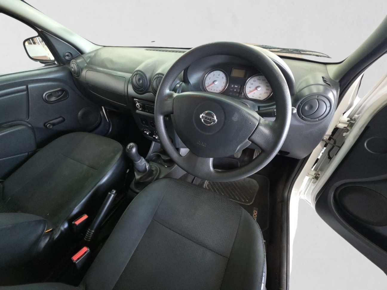 2022 NISSAN NP200 NP200 1.6 P/U S/C interior image 1 of 6